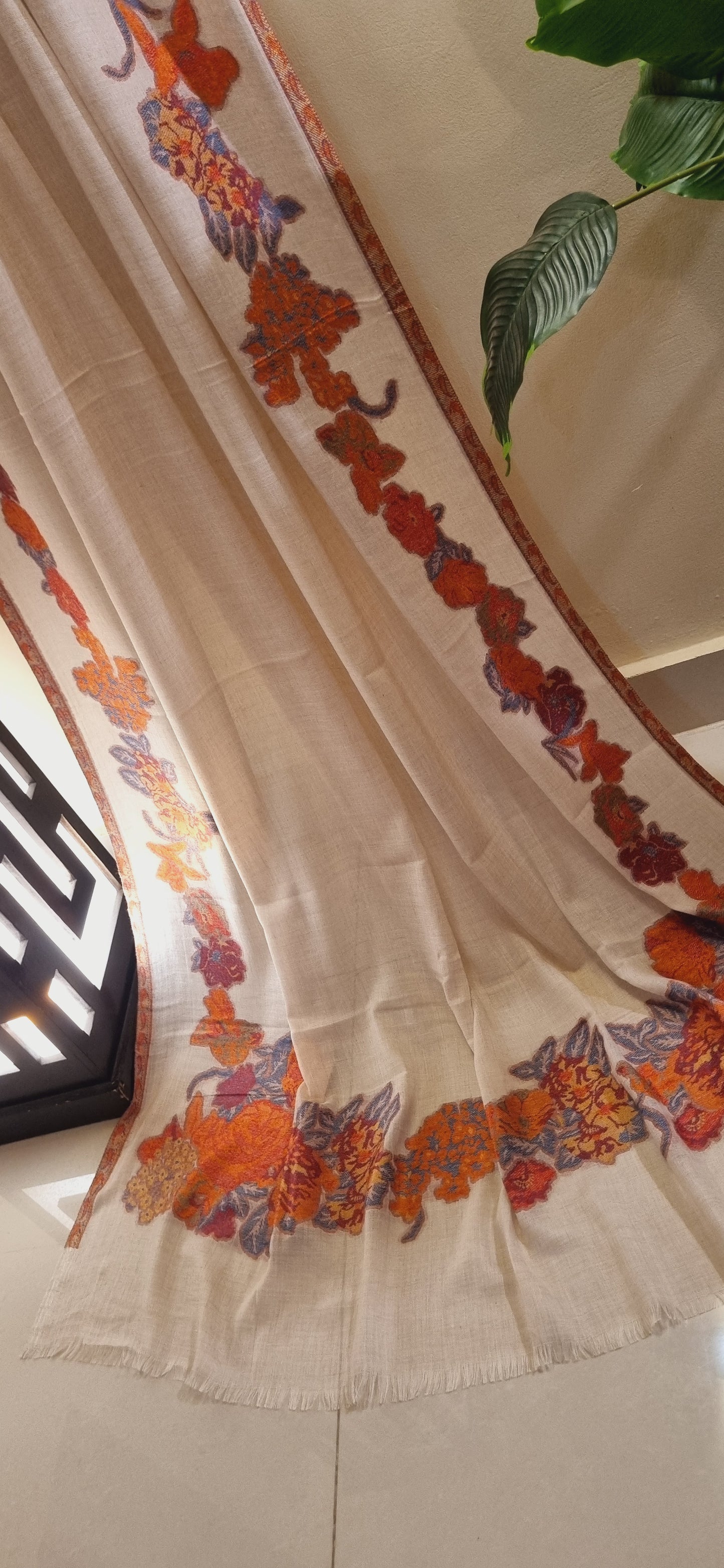 Woolen pashmina kaani shawl