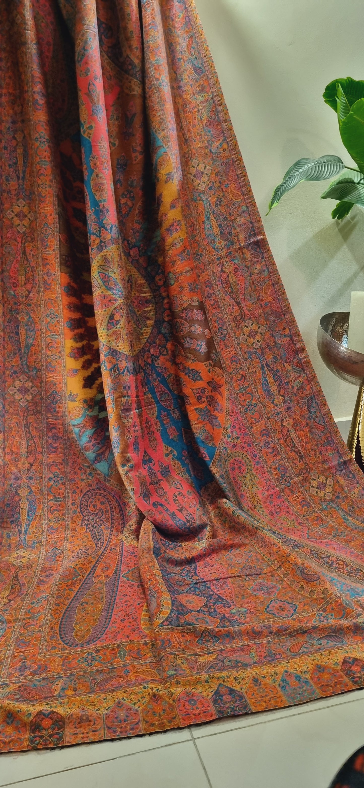 Shahjahani kaani shawl
