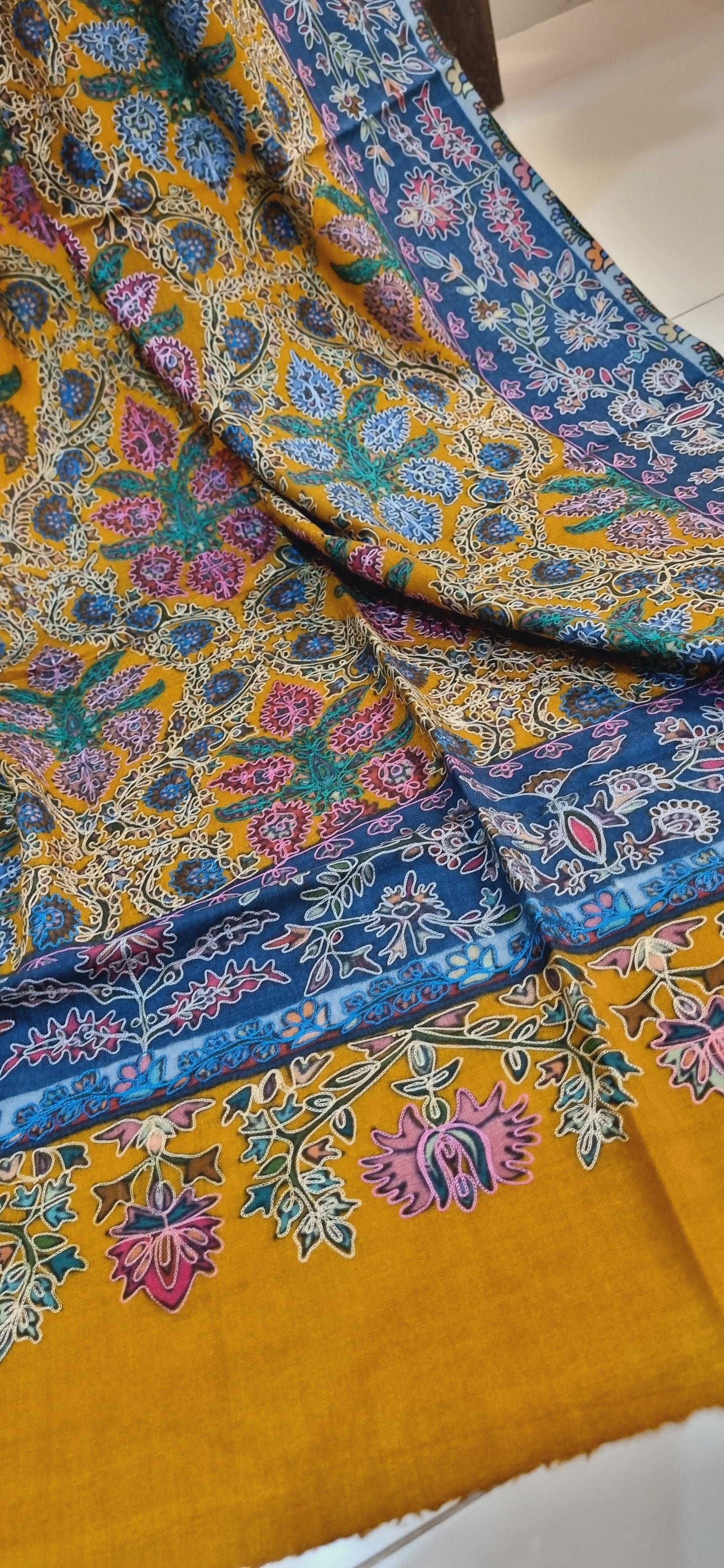 Reelkar embroidered pashmina shawl