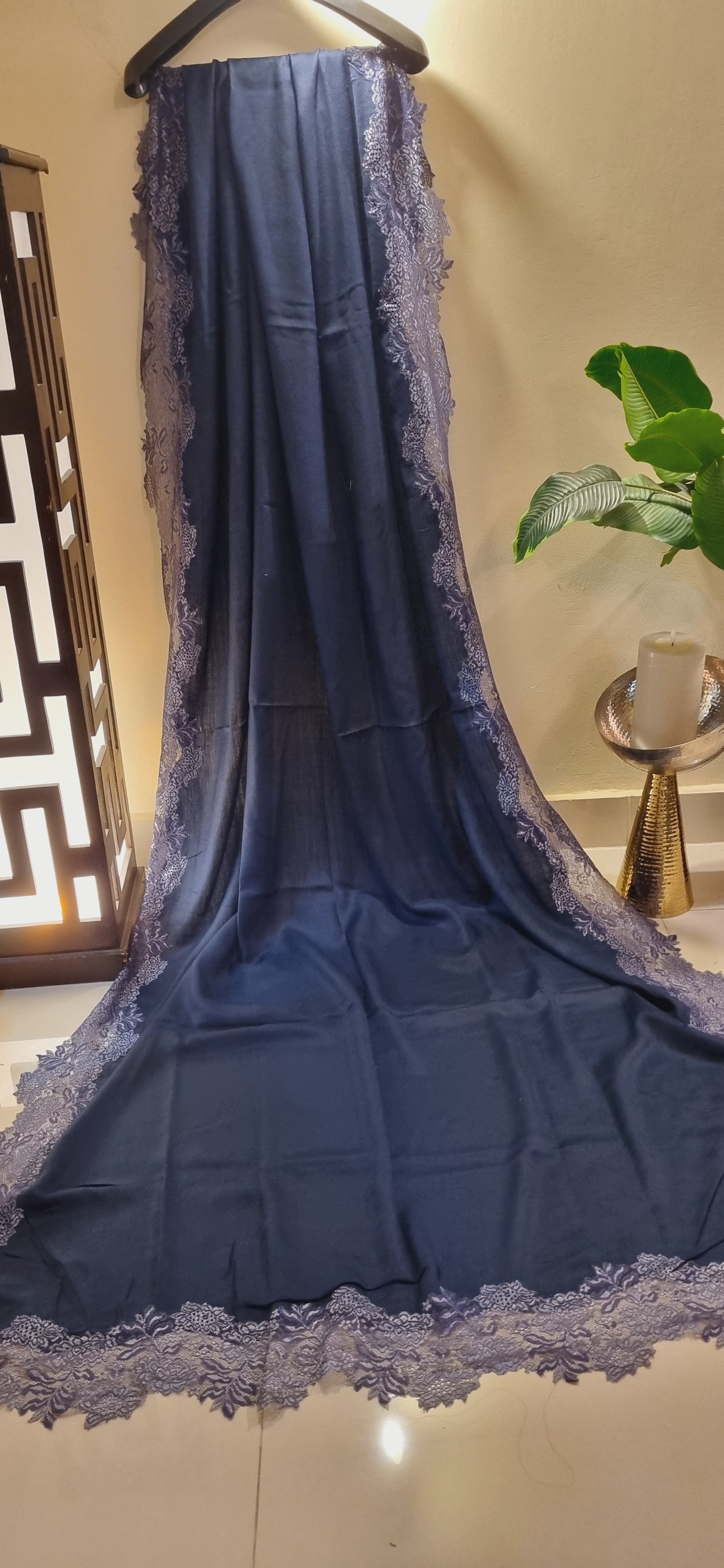 Pashmina chantilly shawl