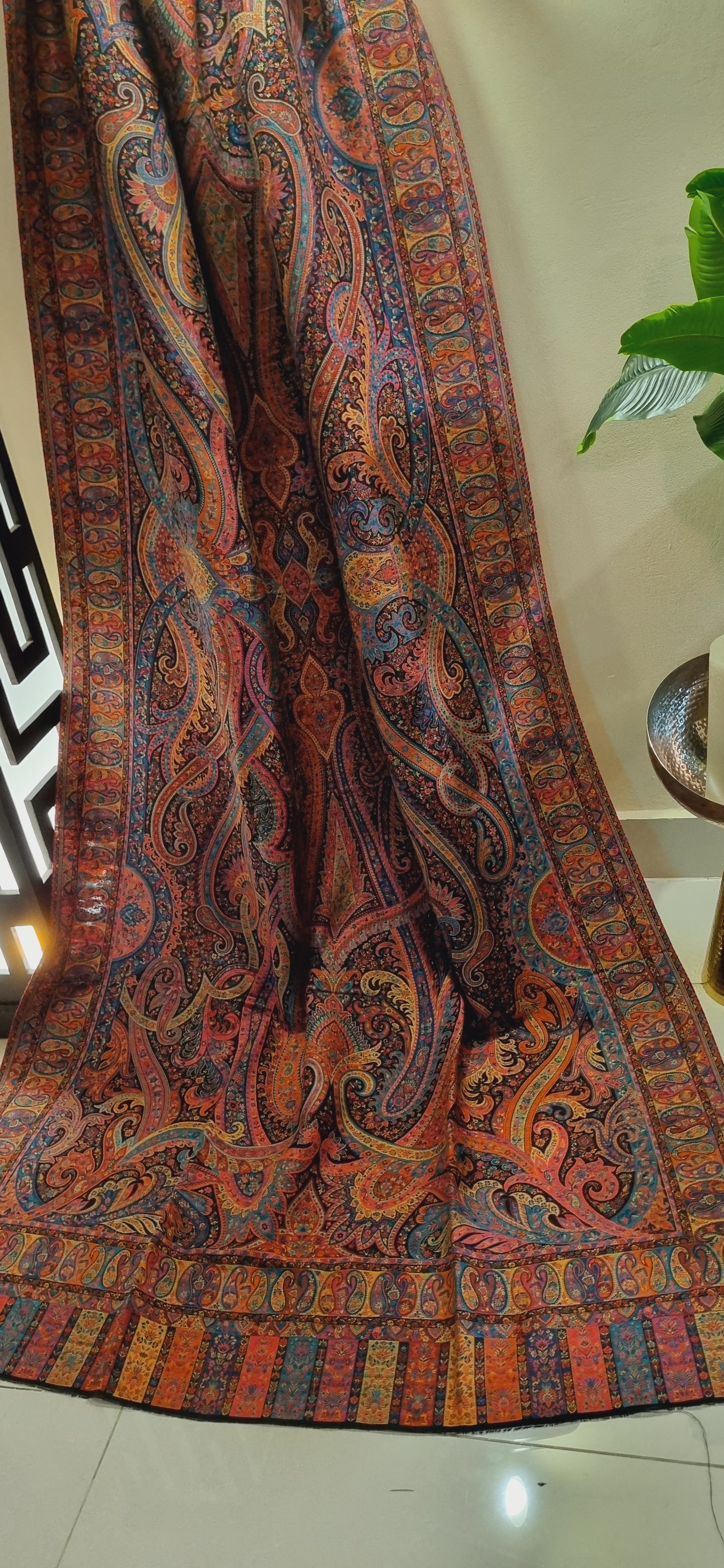 Shahjahani kaani shawl