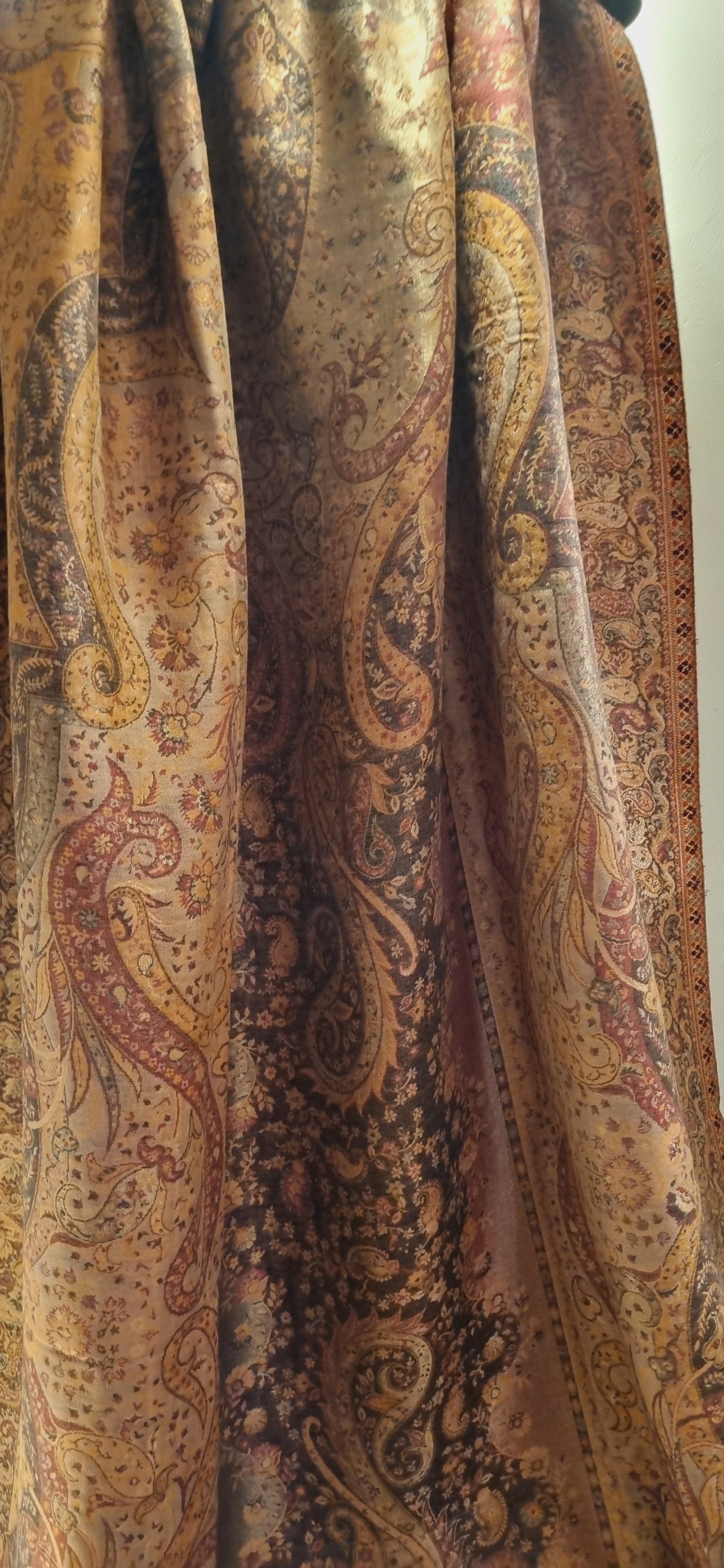 Reversible gandhara kaani shawl