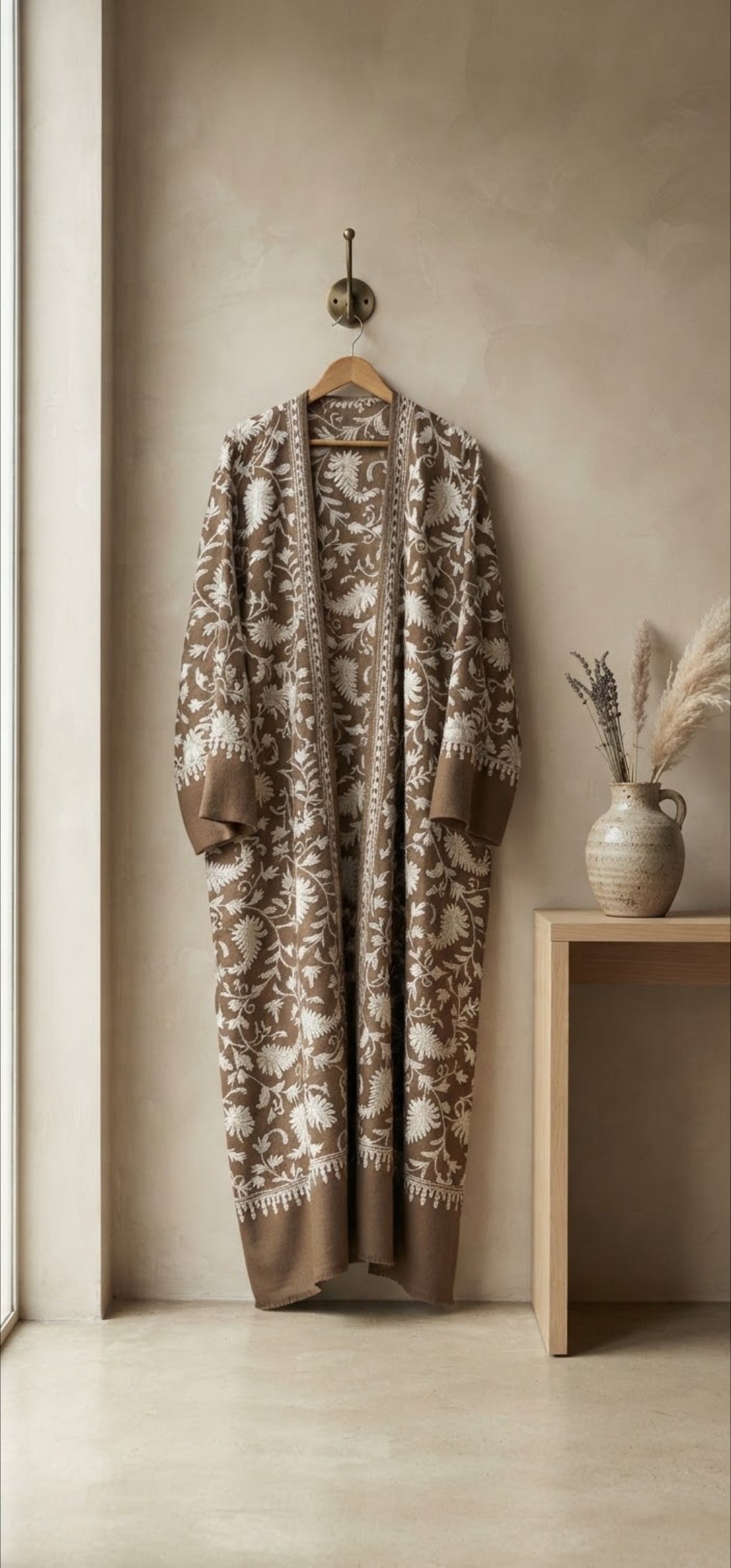 Embroidered coat: Pashmina