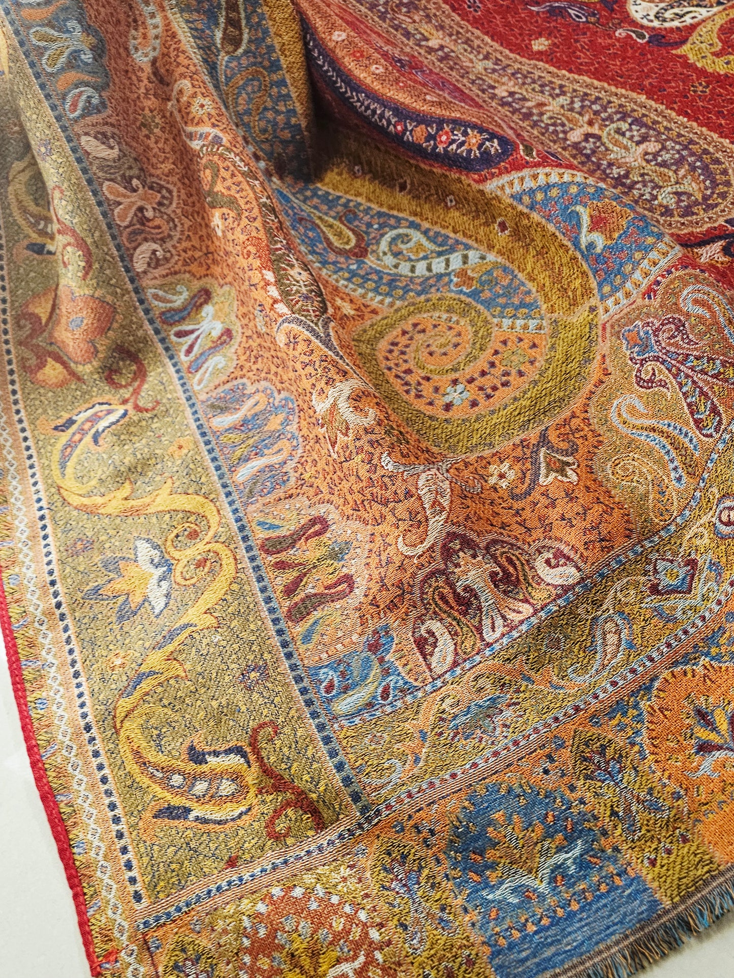 Antique weaved pashmina shawl