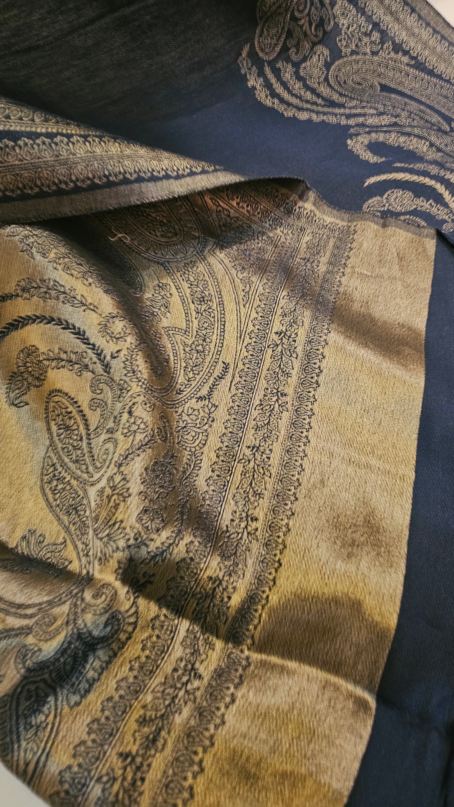 Reversible paper kaani moonlight