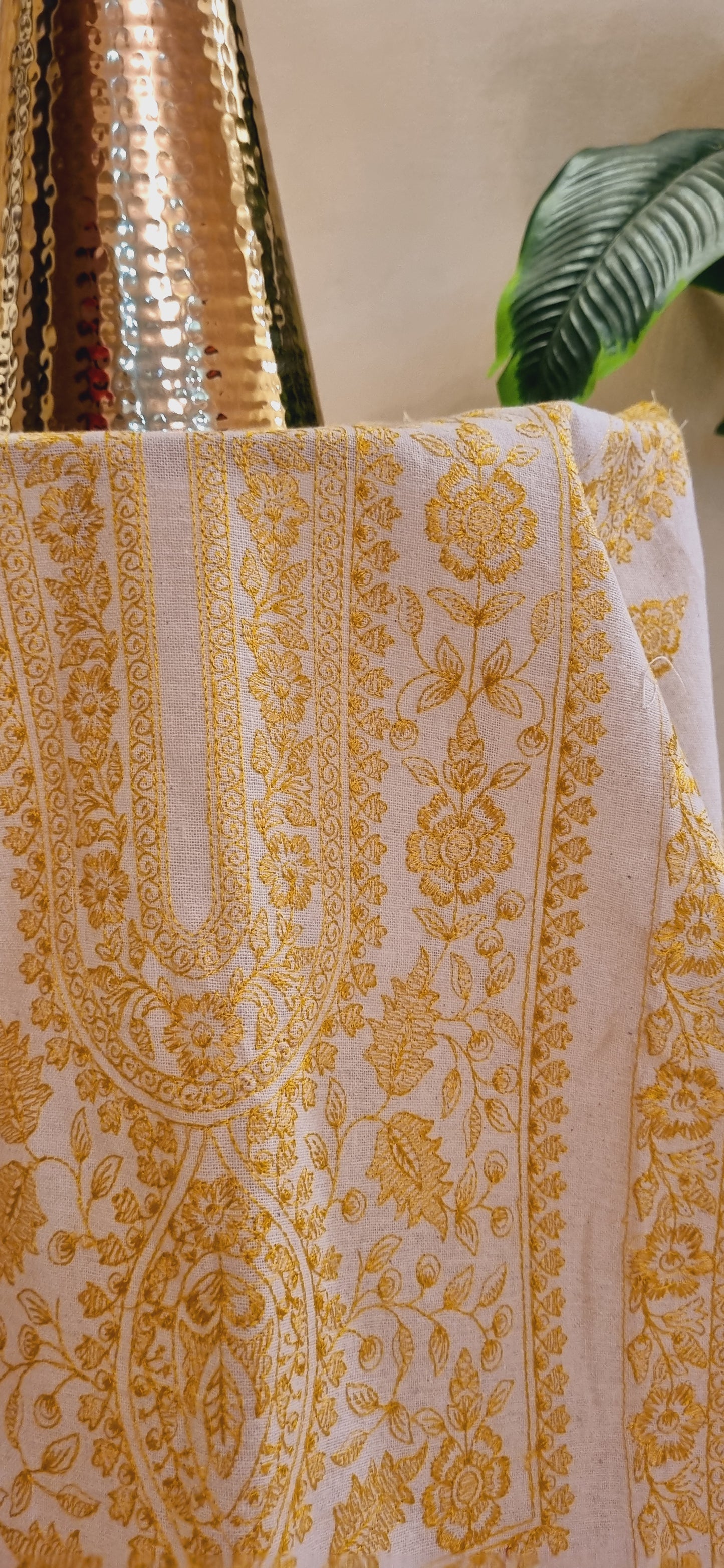 Khaddar karandi embroidered three piece