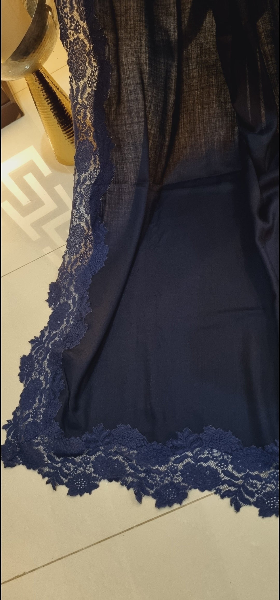 Chantilly shawl: Pashmina