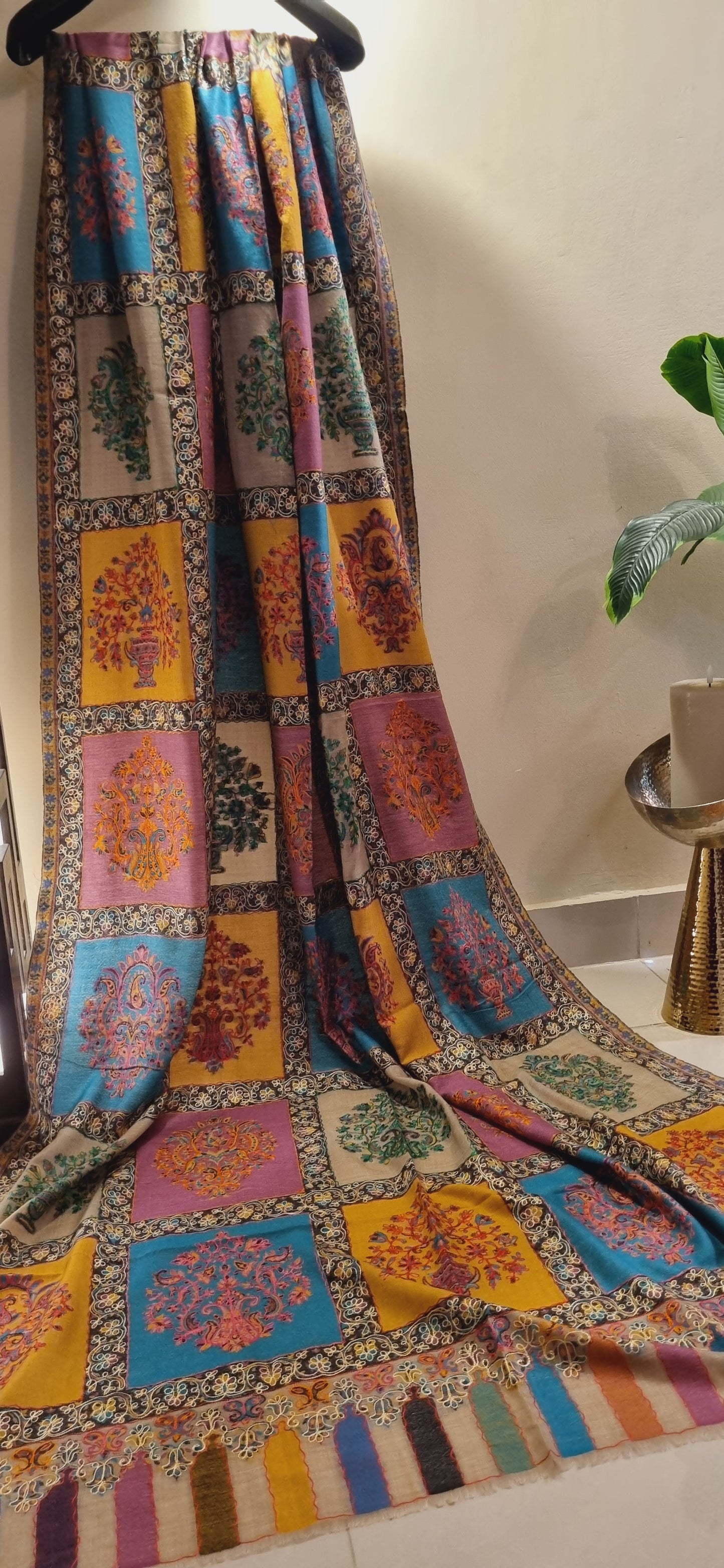 Reelkar embroidered kaani: Toosh