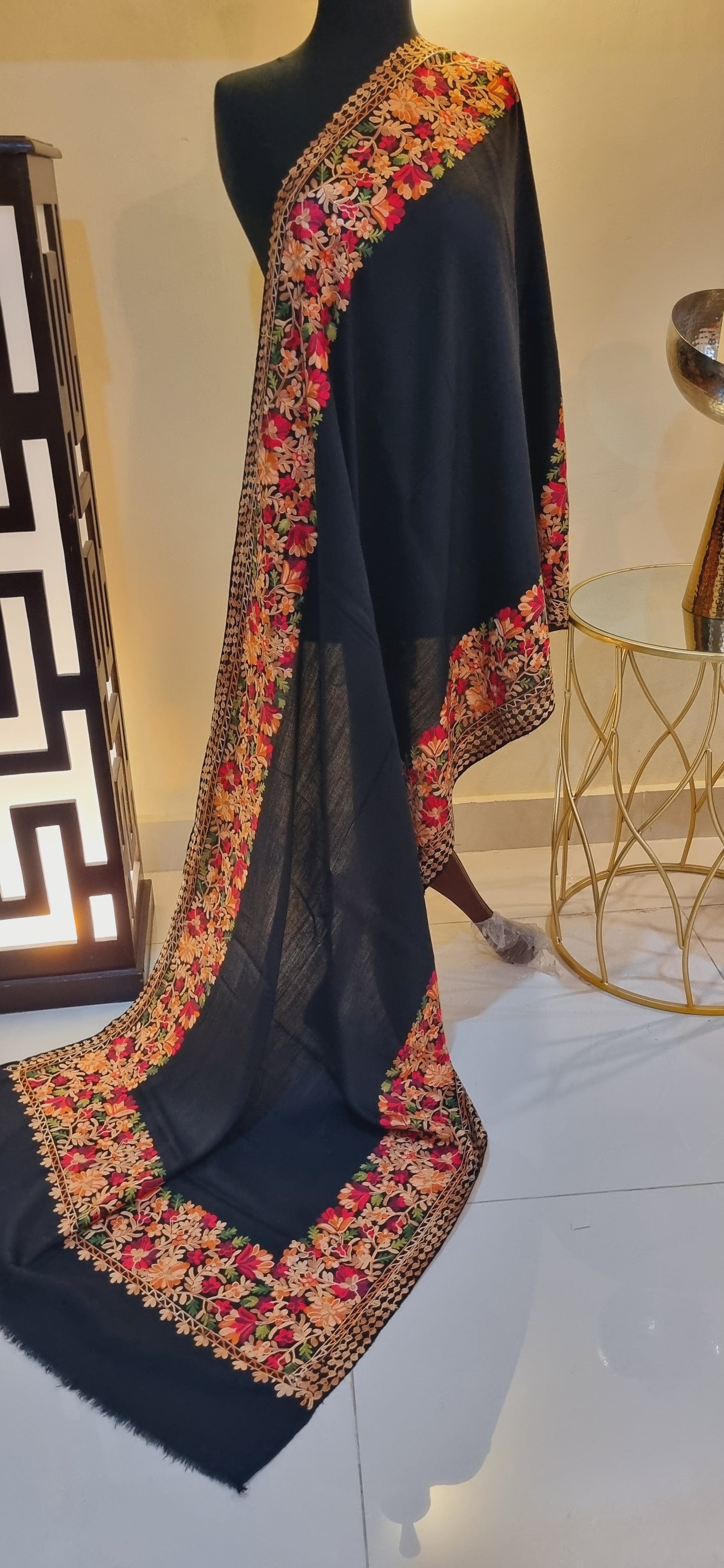 Embroidered minishawl