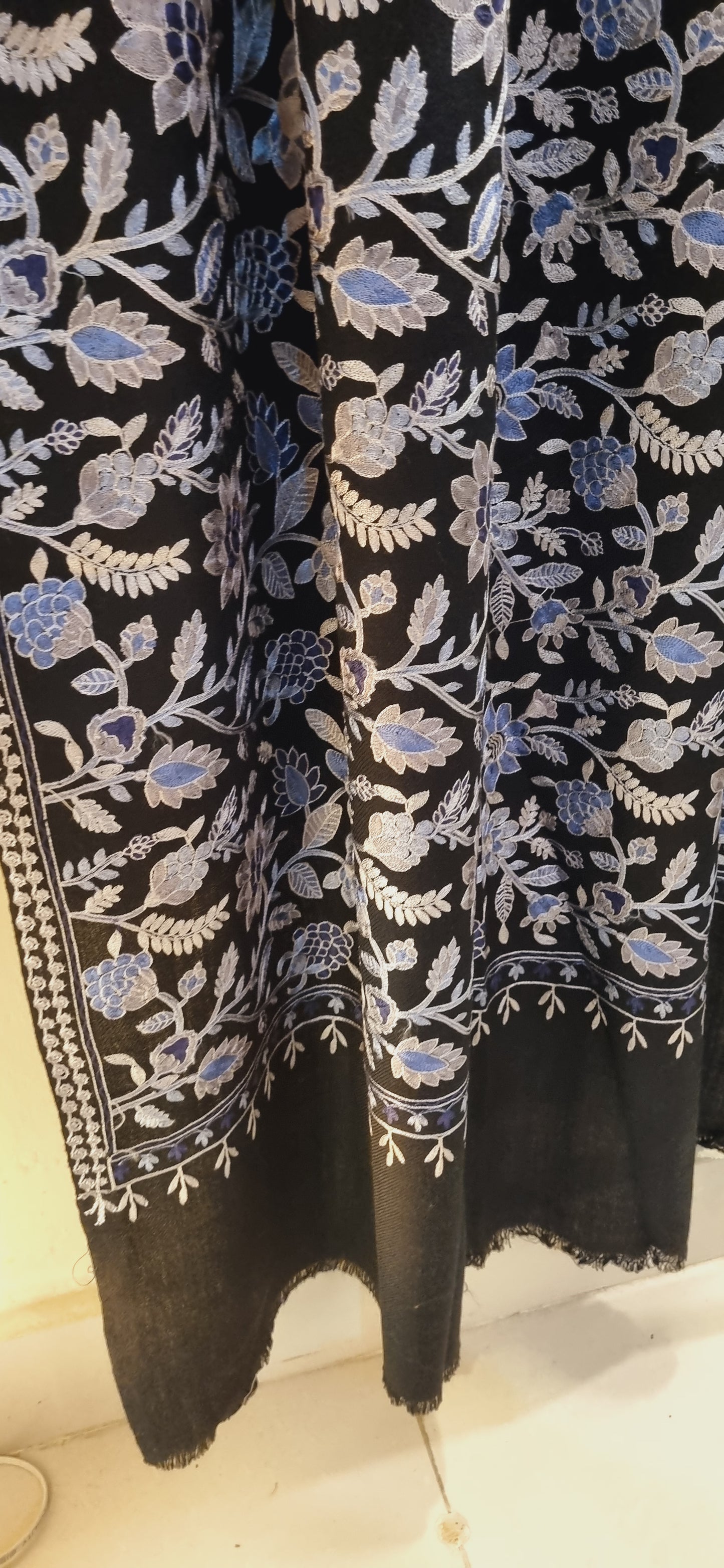 Silk Embroidered minishawl pashmina