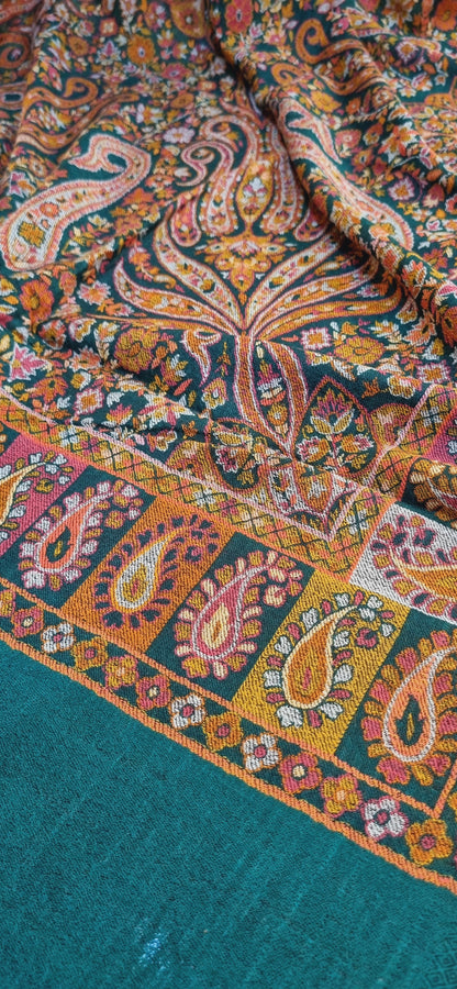 Toosh Kaani shawl