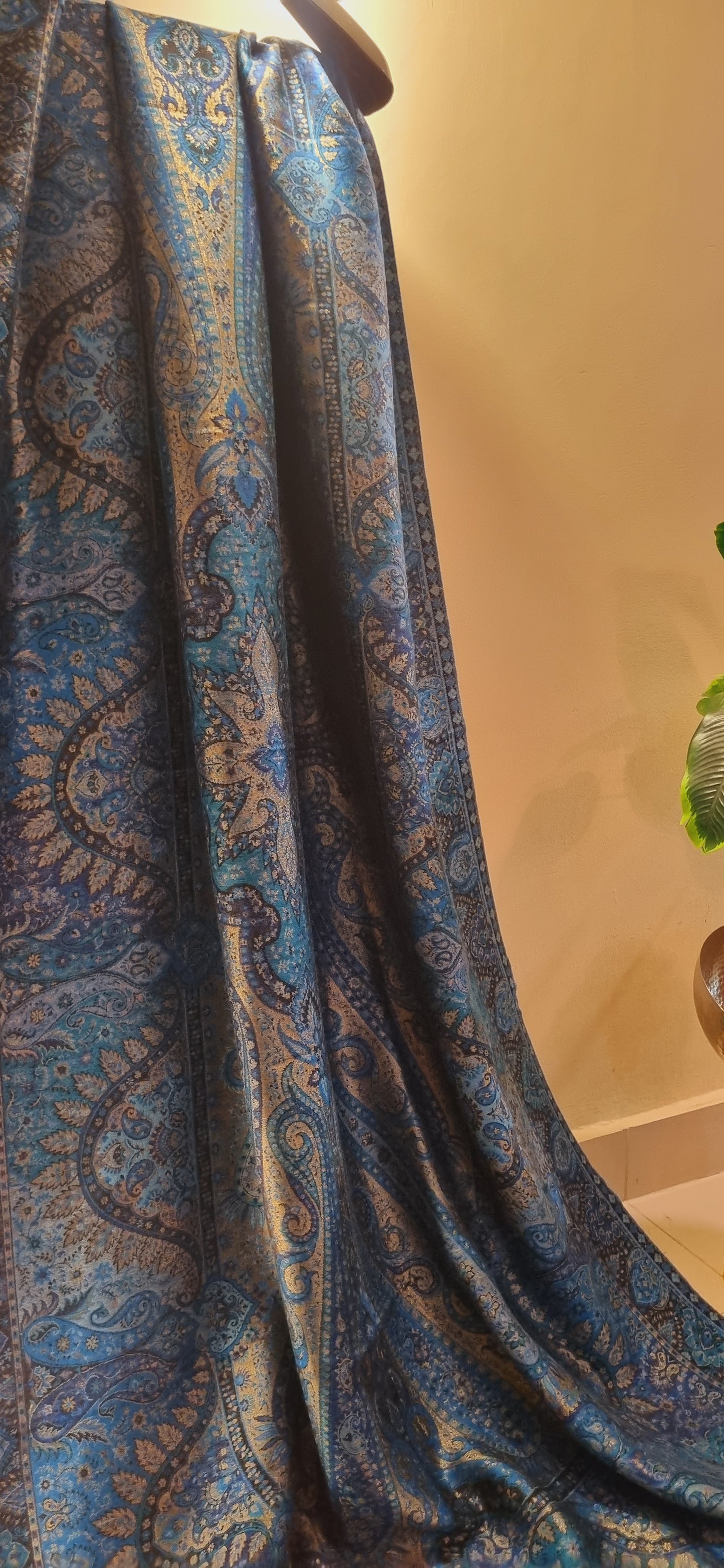 Reversible moonlight gandhara kaani shawl