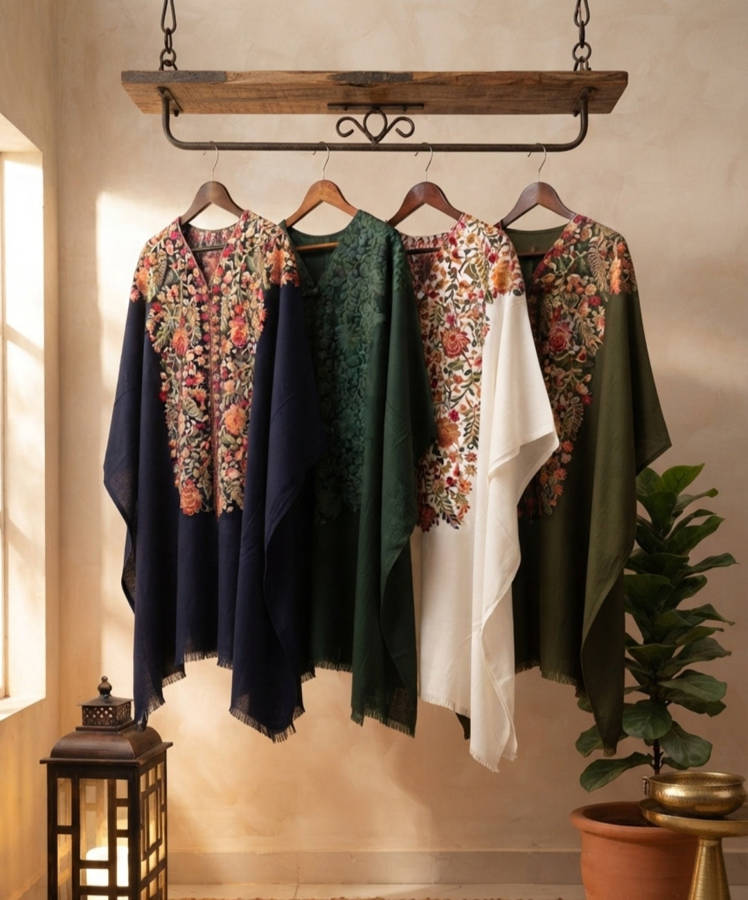 Embroidered cape: Pashmina