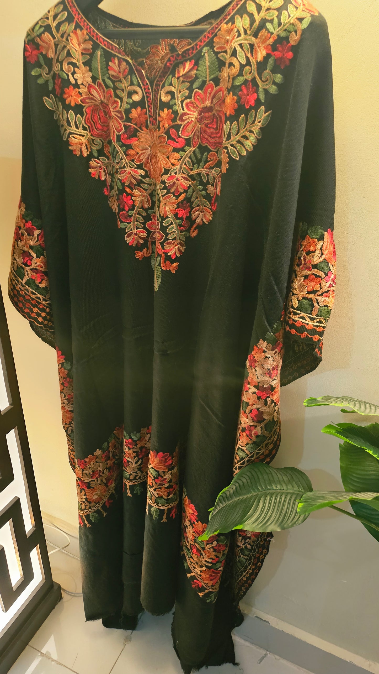 Embroidered cape shawl: Pashmina