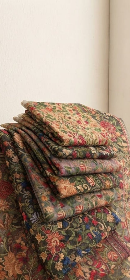 Embroidered duapta: Organza