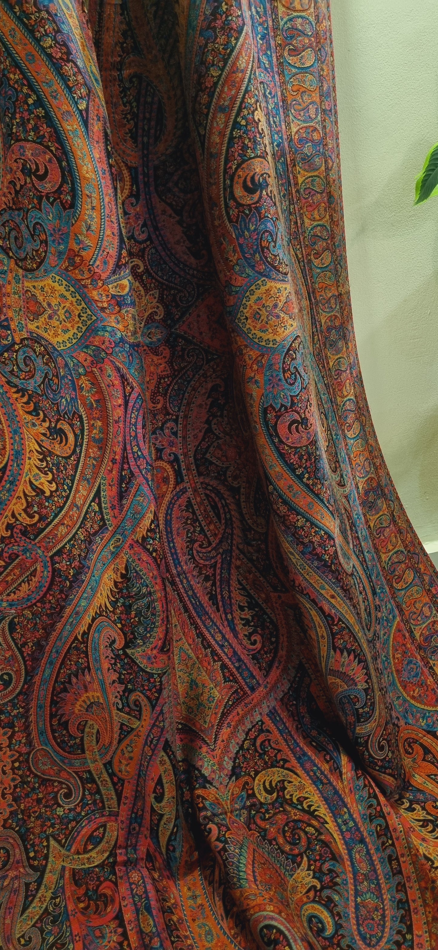Shahjahani kaani shawl