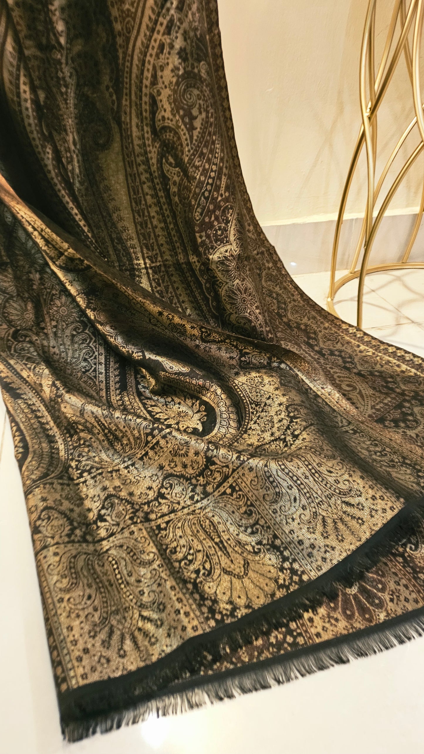 Reversible moonlight kaani: kanji varam