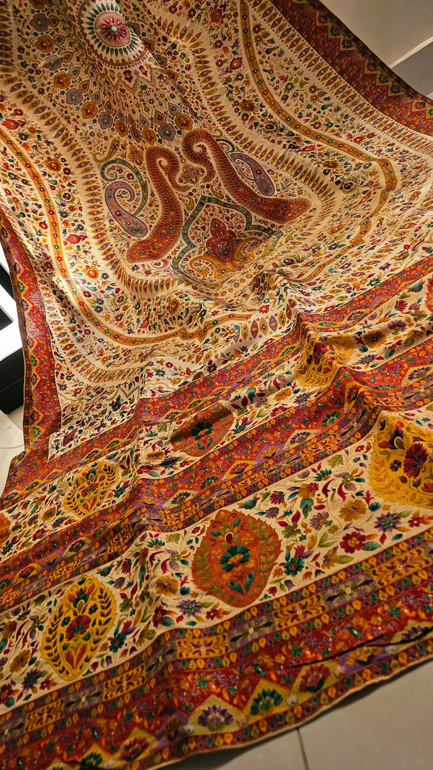 Meenakari shawl: silk