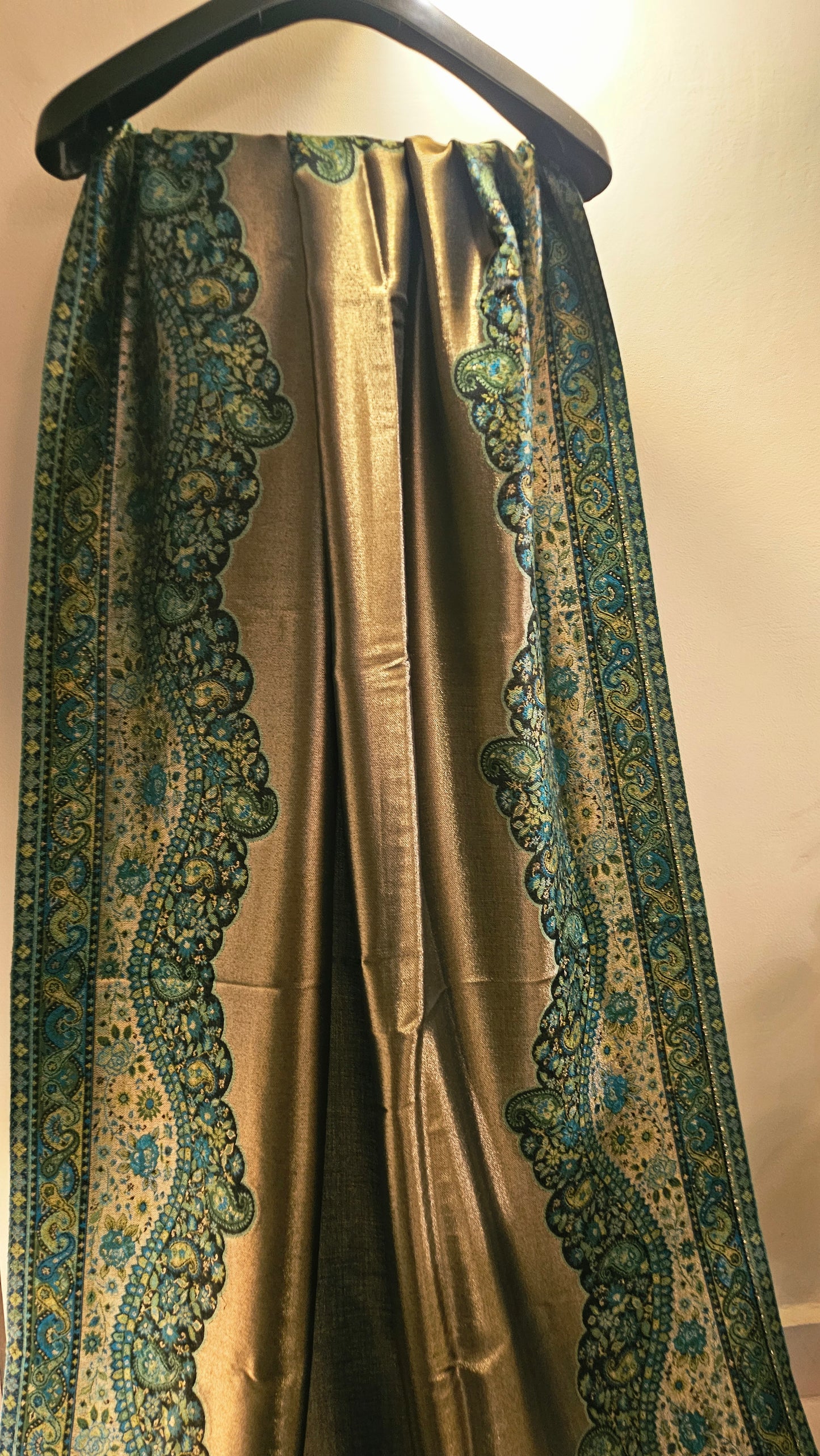 Reversible moonlight kaani: Shawl