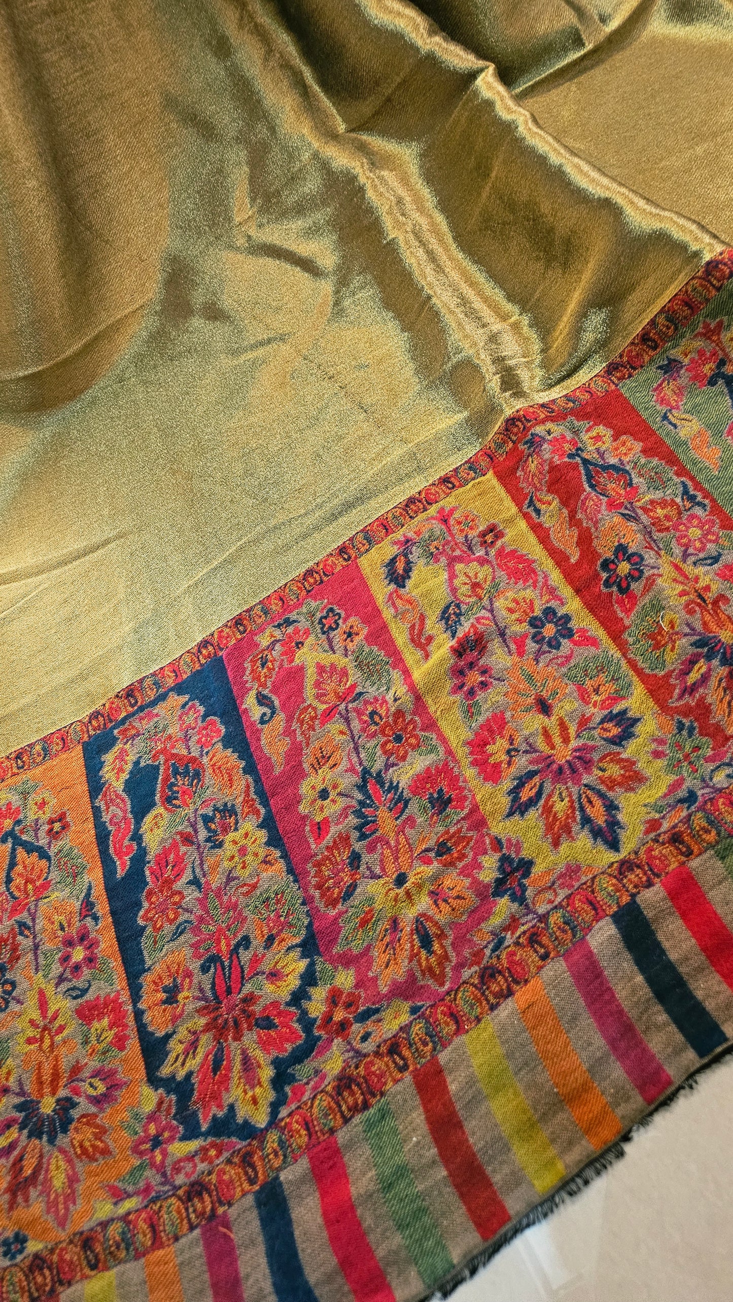 Reversible kaani: Pashmina