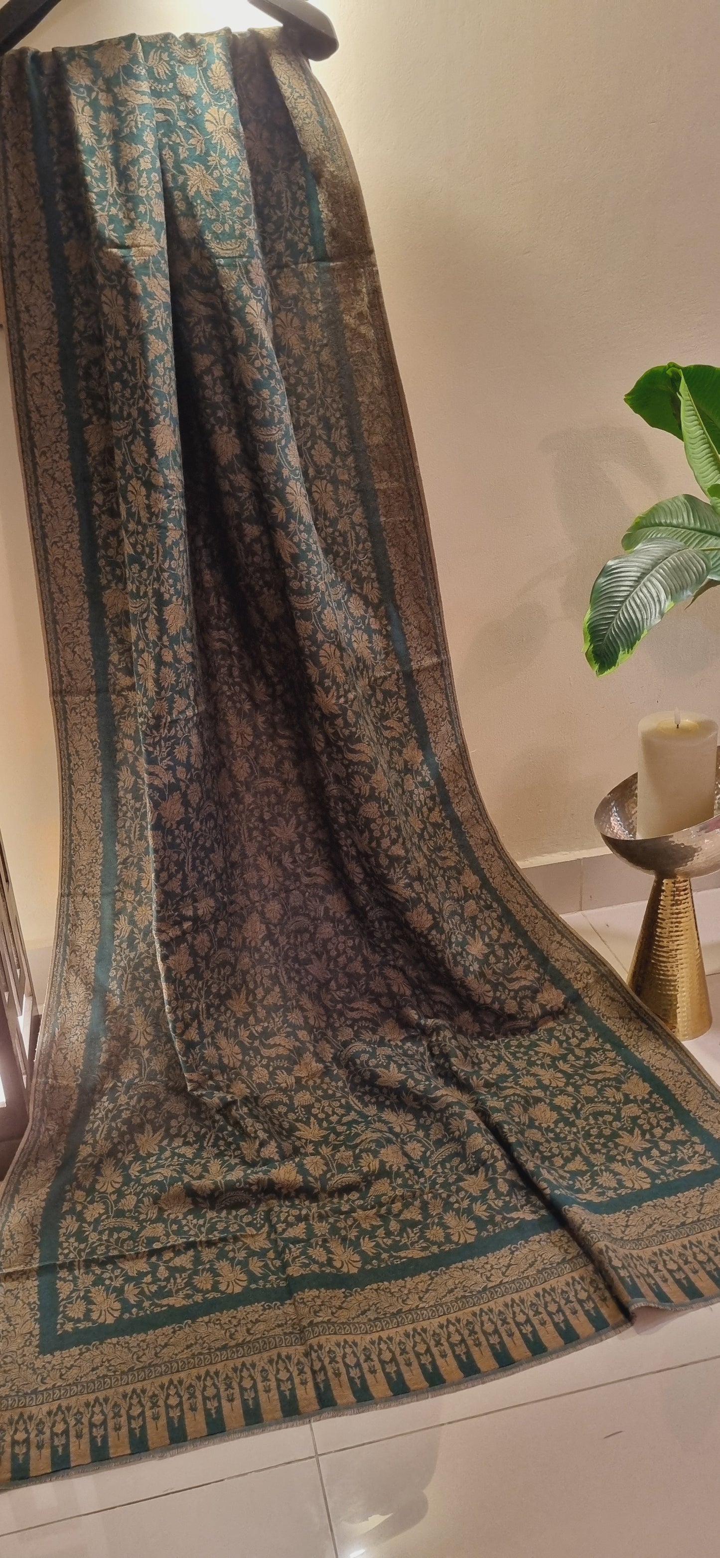 Reversible pashmina kaani shawls
