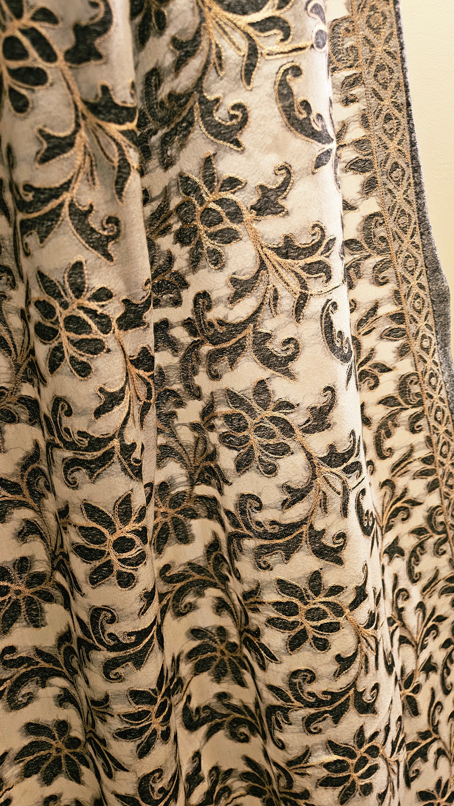 Reelkar kaani shawl: toosh