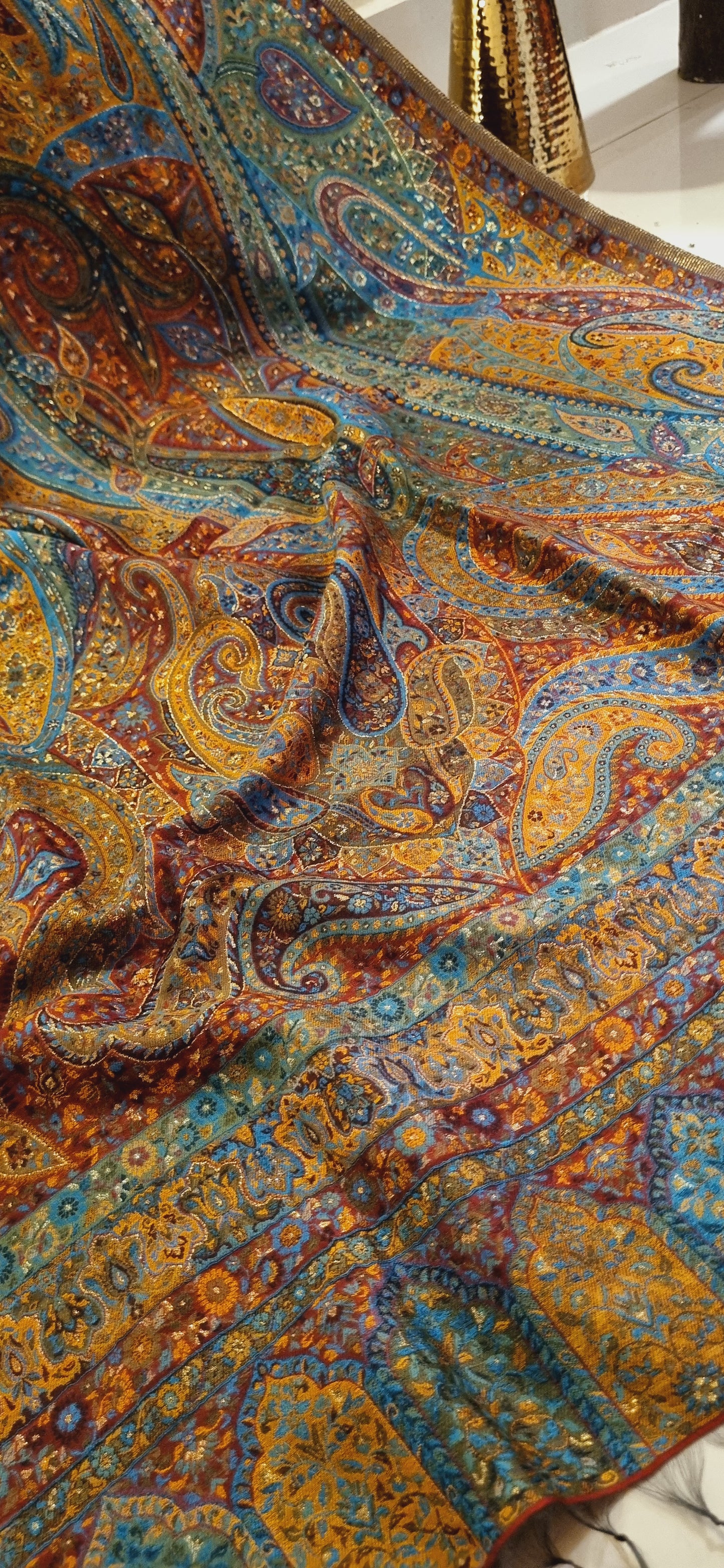 Eid edition: Silk kaani shawl