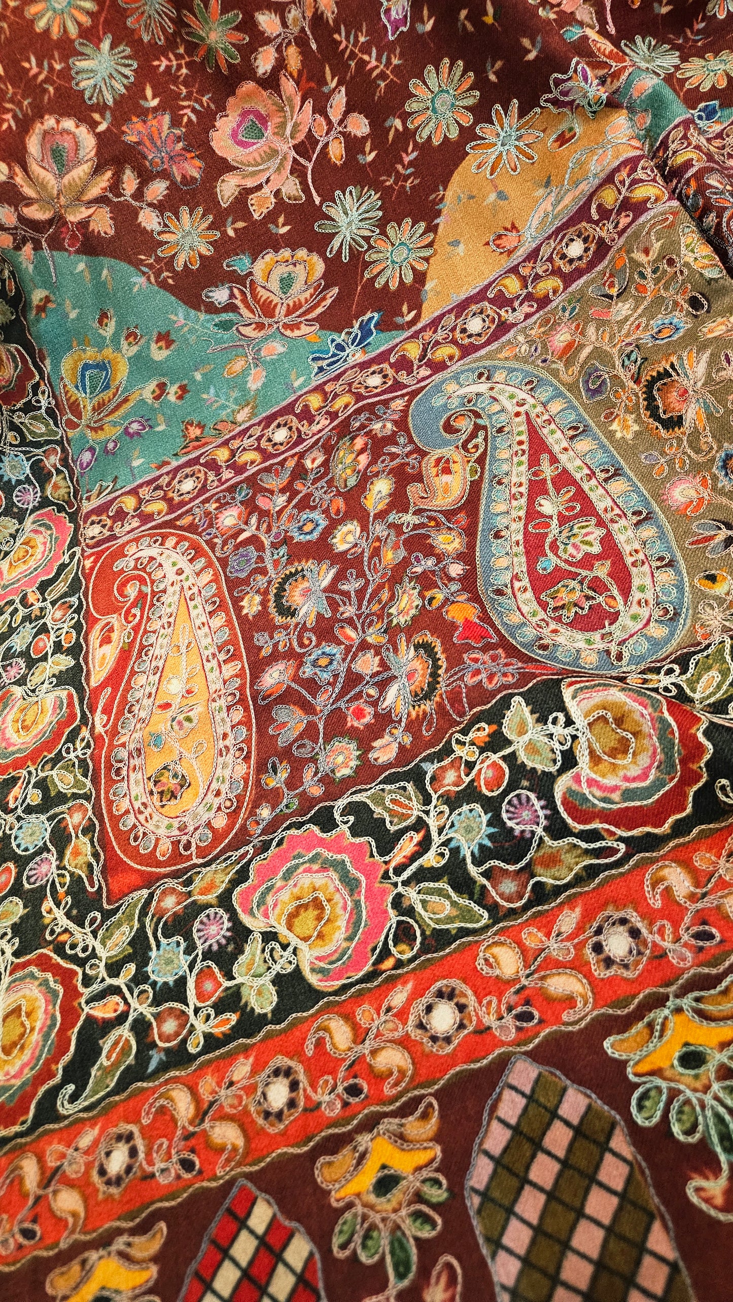Reelkar embroidered: Pashmina