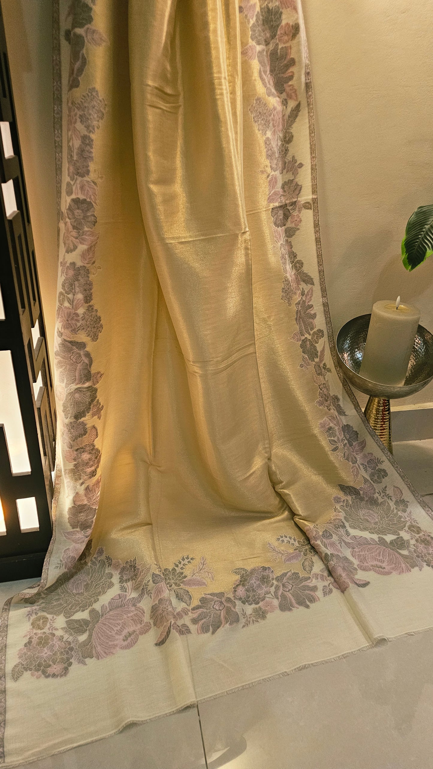 Pyari shawl
