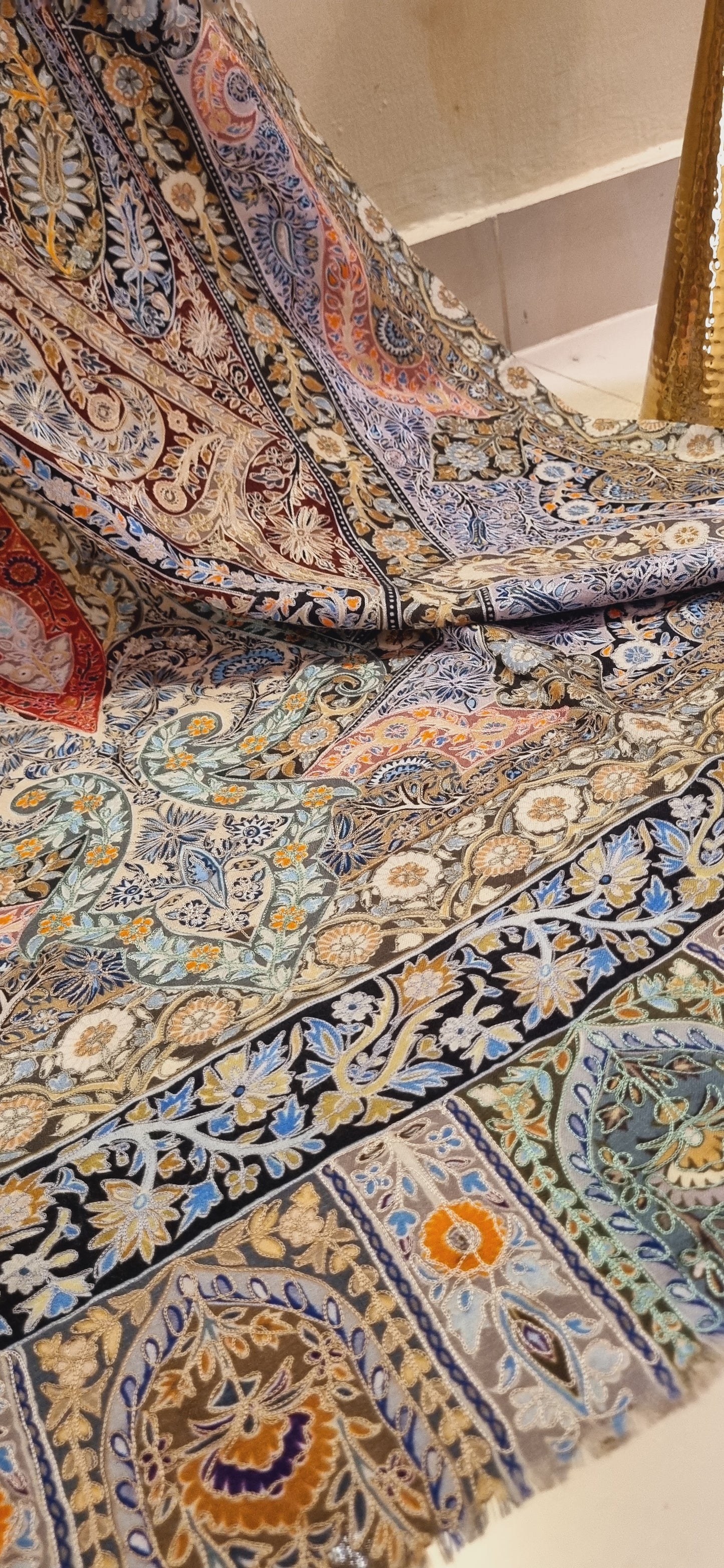 Reelkar embroidered pashmina