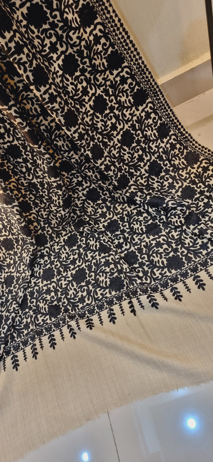 Embroidered pashmina
