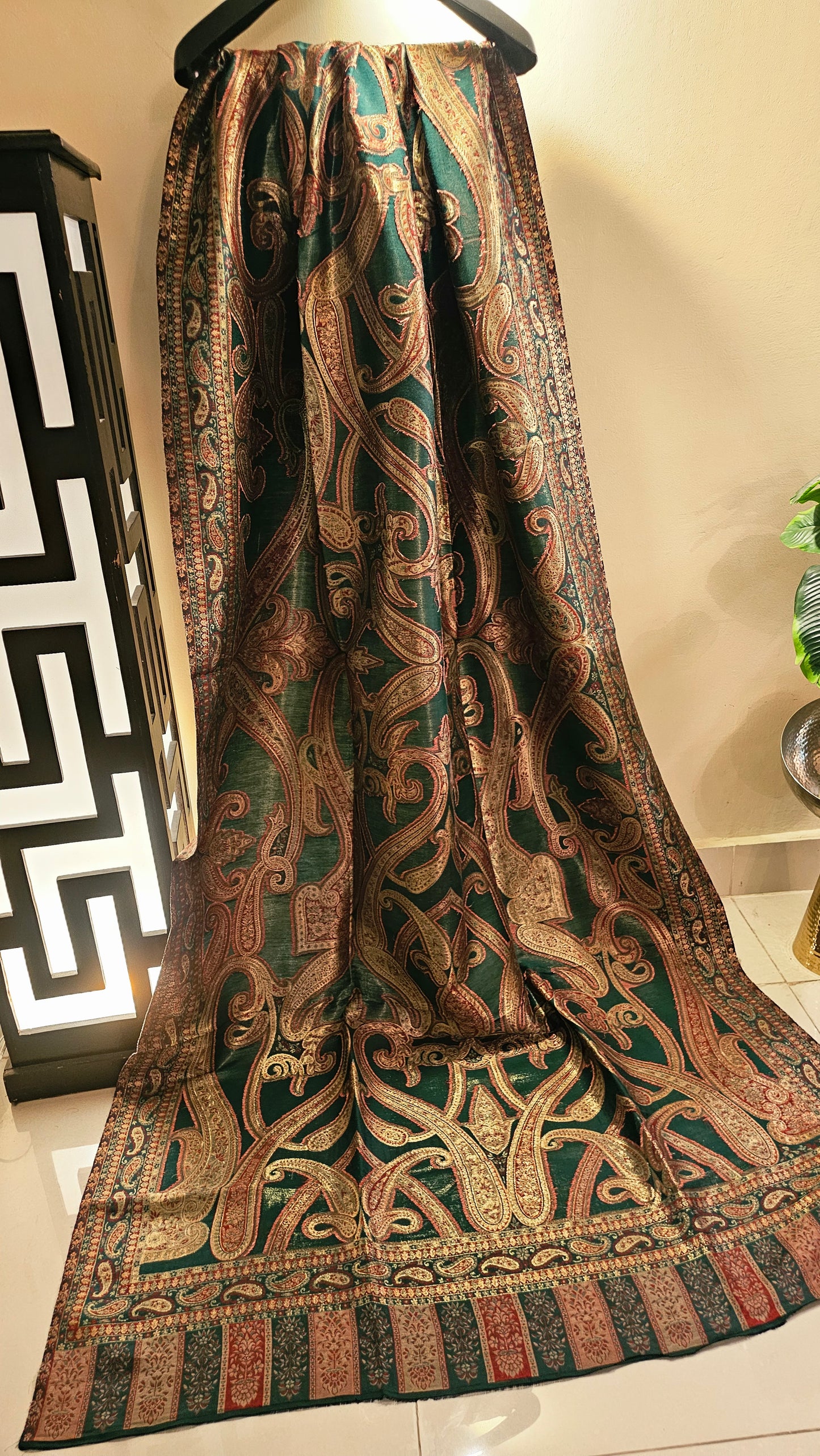 Reversible moonlight kaani: Pashmina