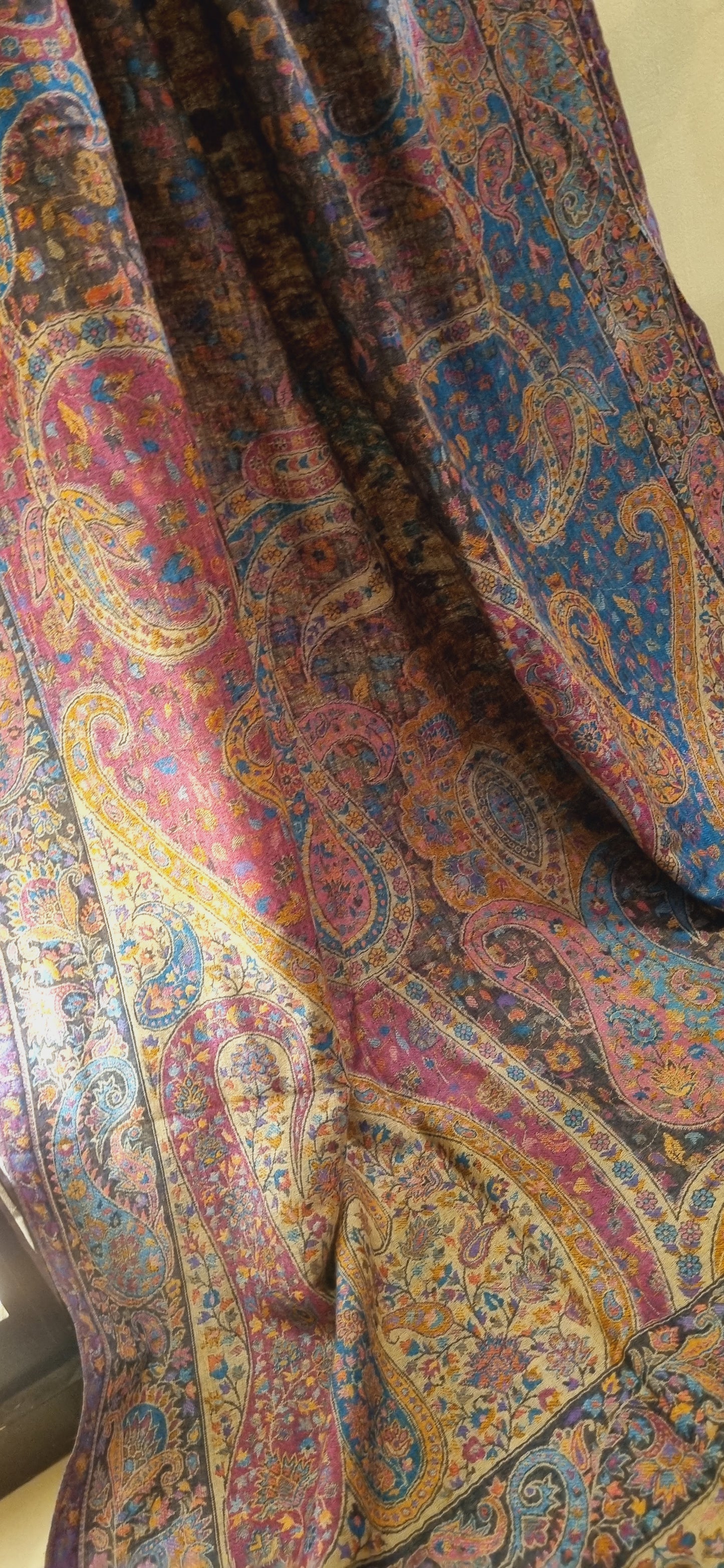 Persian pashmina kaani shawl