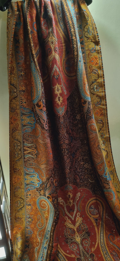 Pashmina kaani with zaree weave