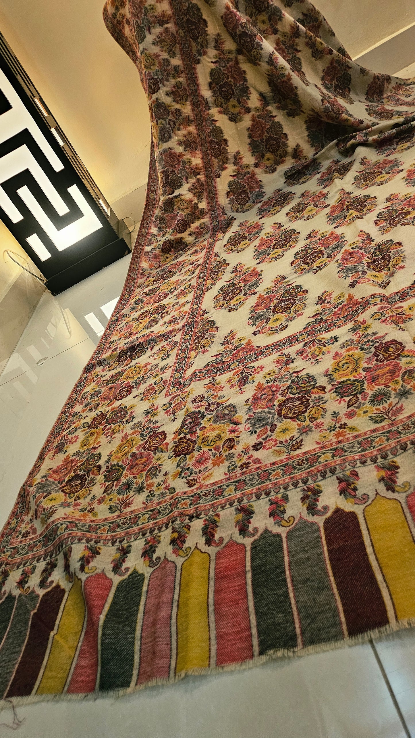 Kaani shawl: woollen pashmina