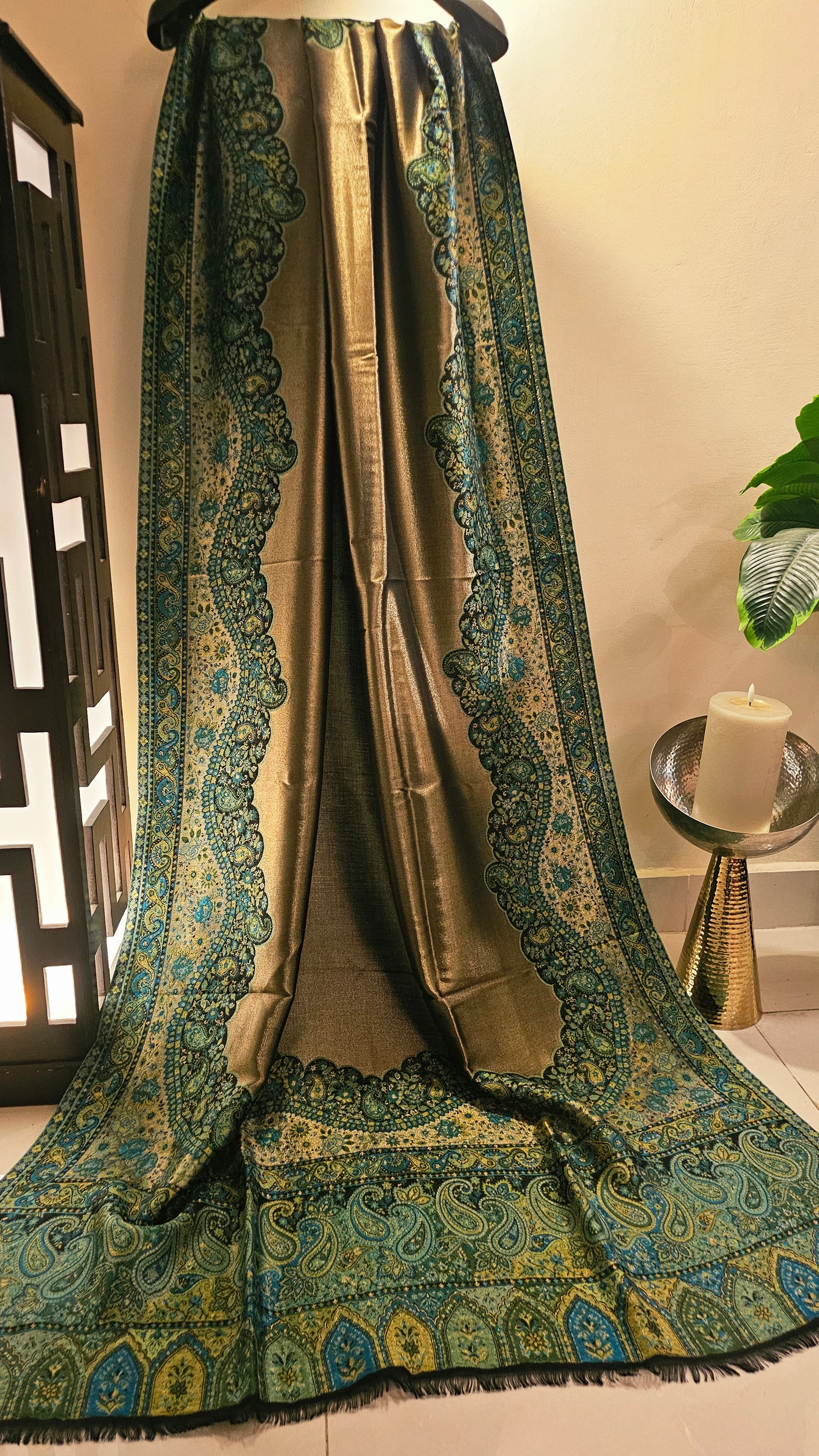 Reversible moonlight kaani: Shawl