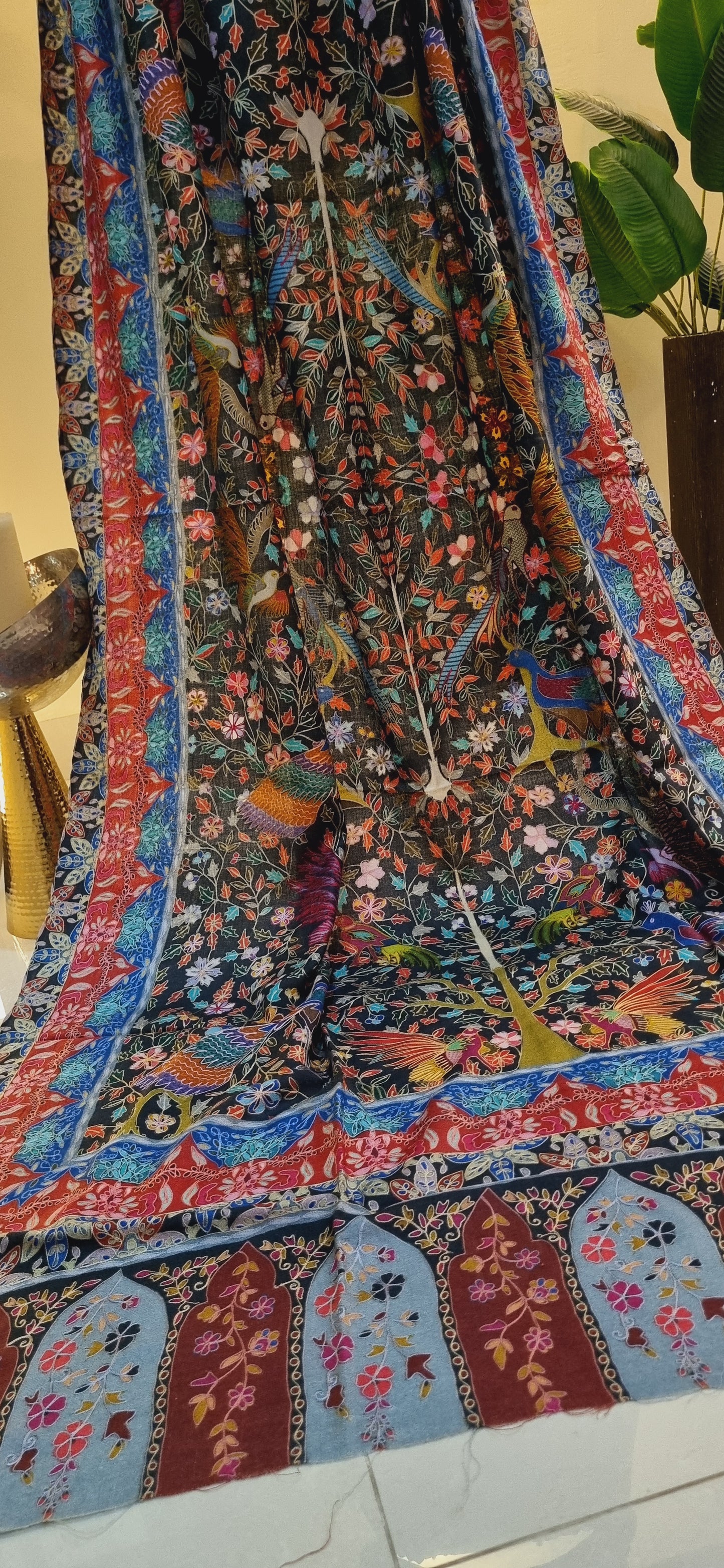 Reelkar embroidered pashmina shawl