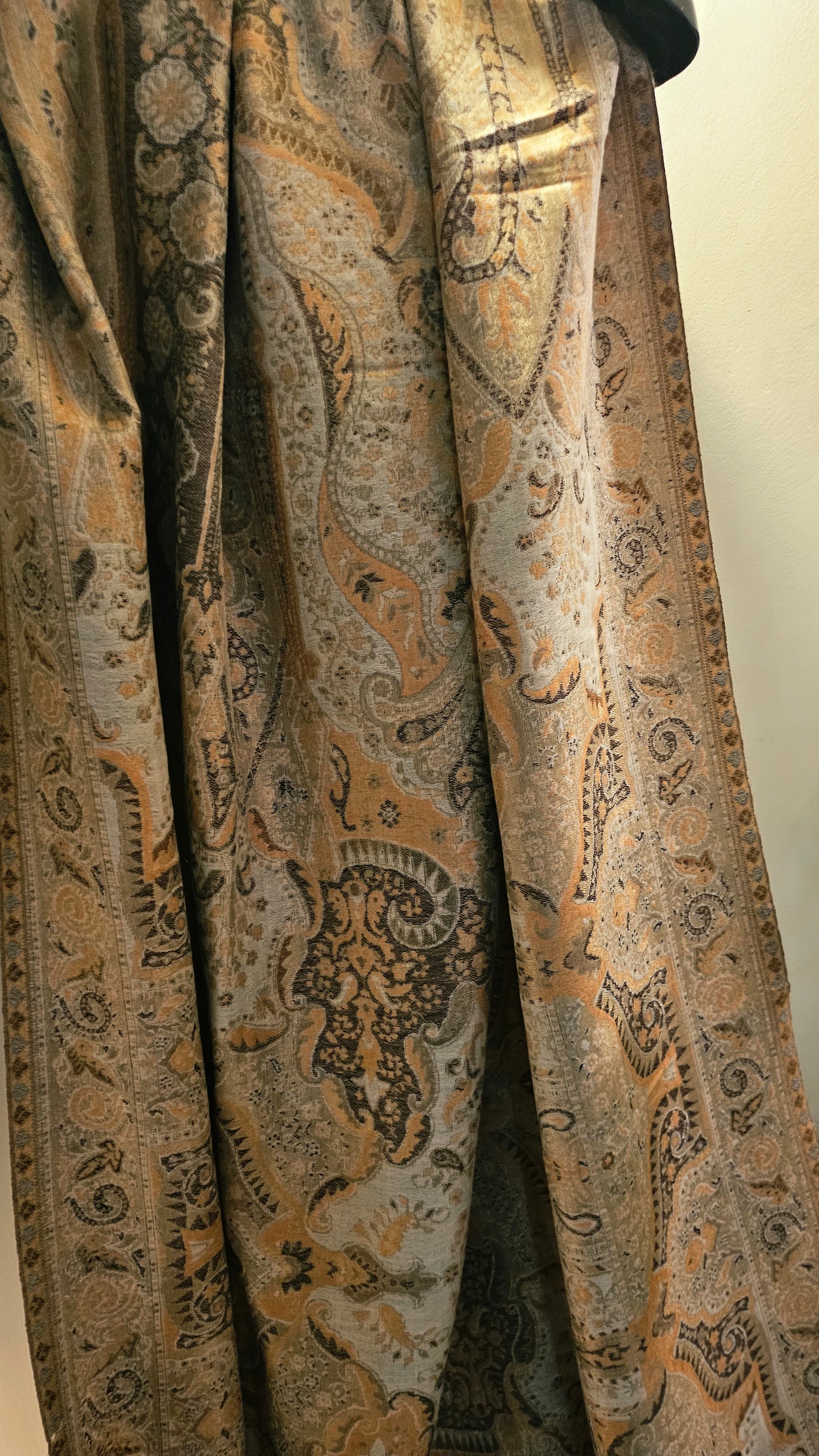 Reversible moonlight gandhara kaani shawl: Pashmina