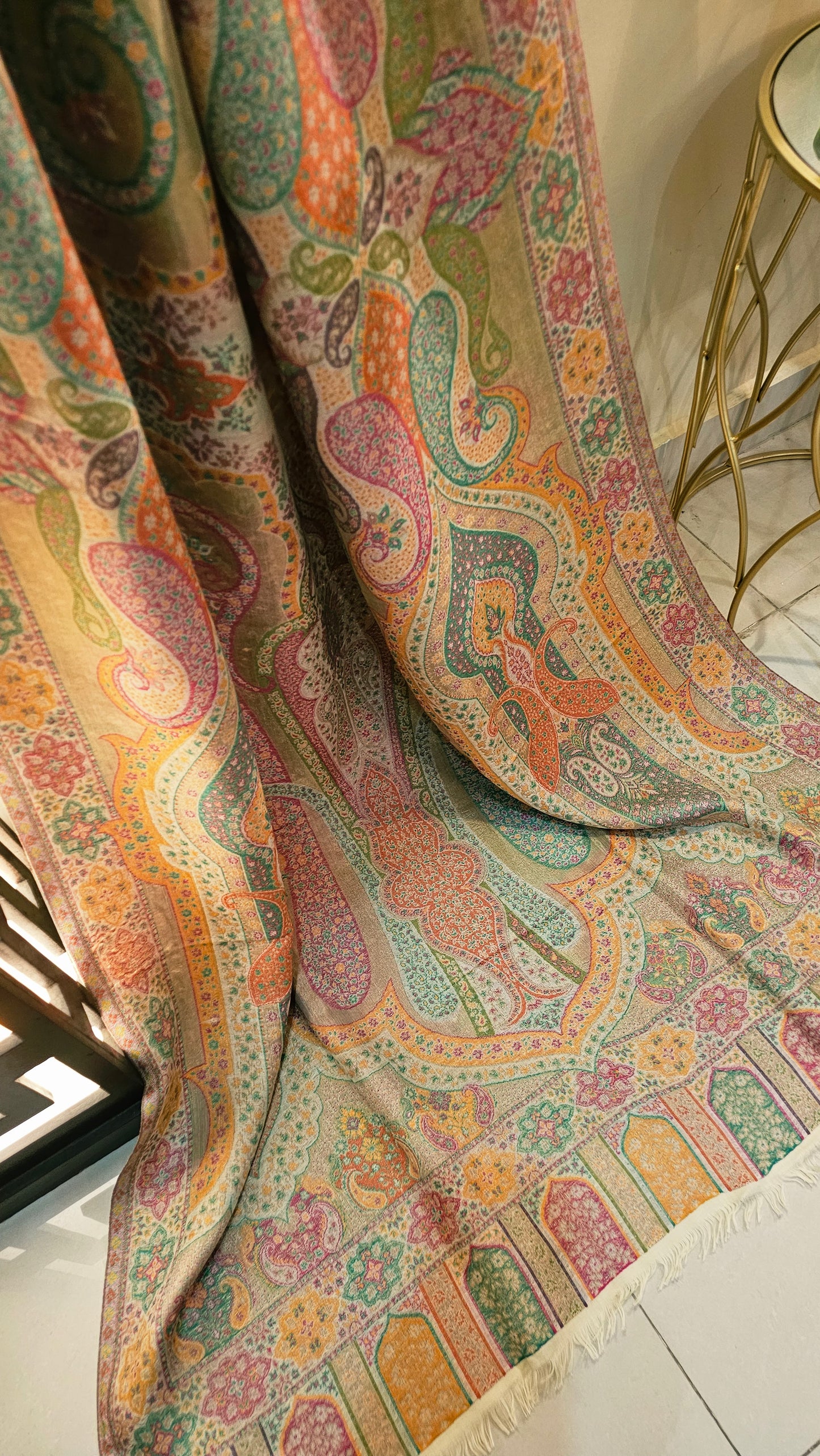 Reversible gandhara moonlight kaani: Pashmina