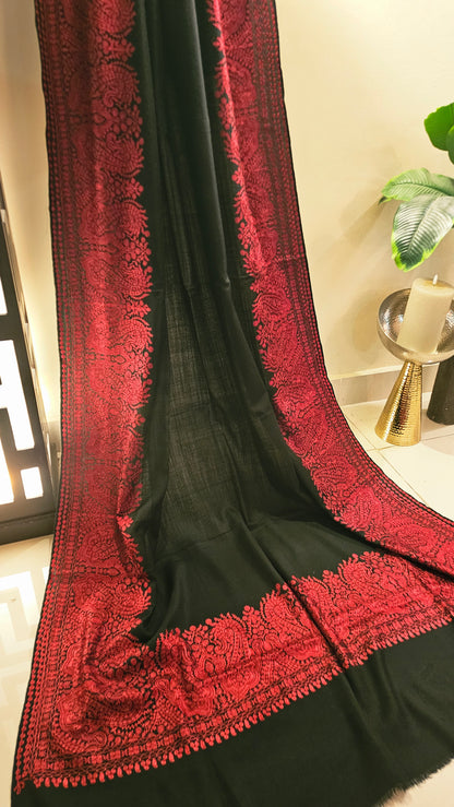 Border embroidered: Pashmina