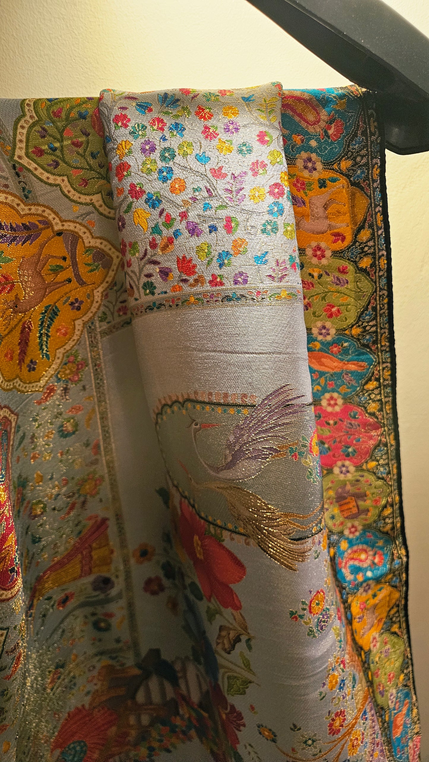 Meenakari minishawl: patola silk