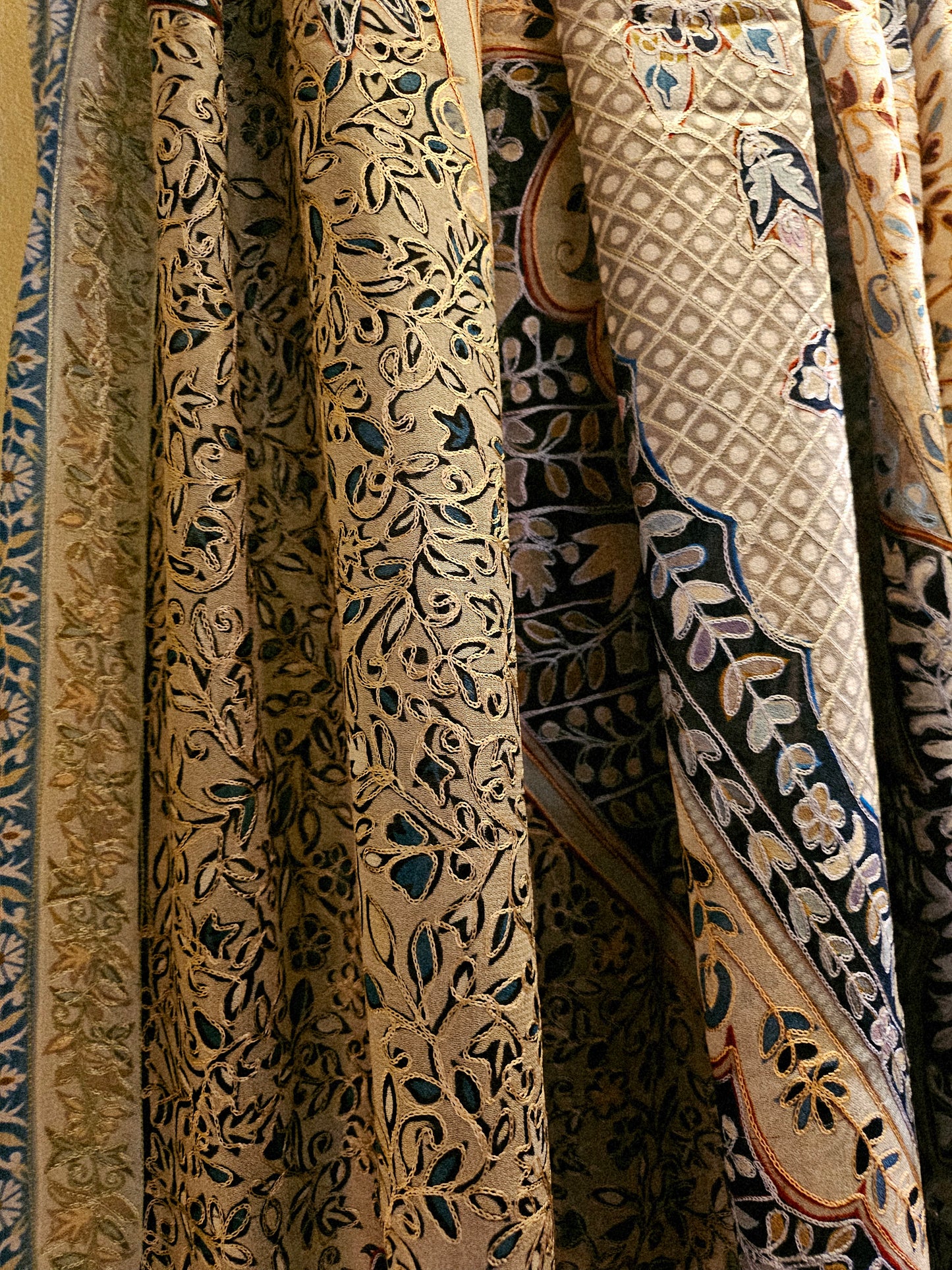 Reelkar embroidered silk dupatta