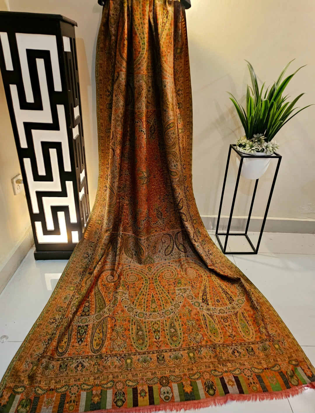 Reversible Persian kaani: Pashmina