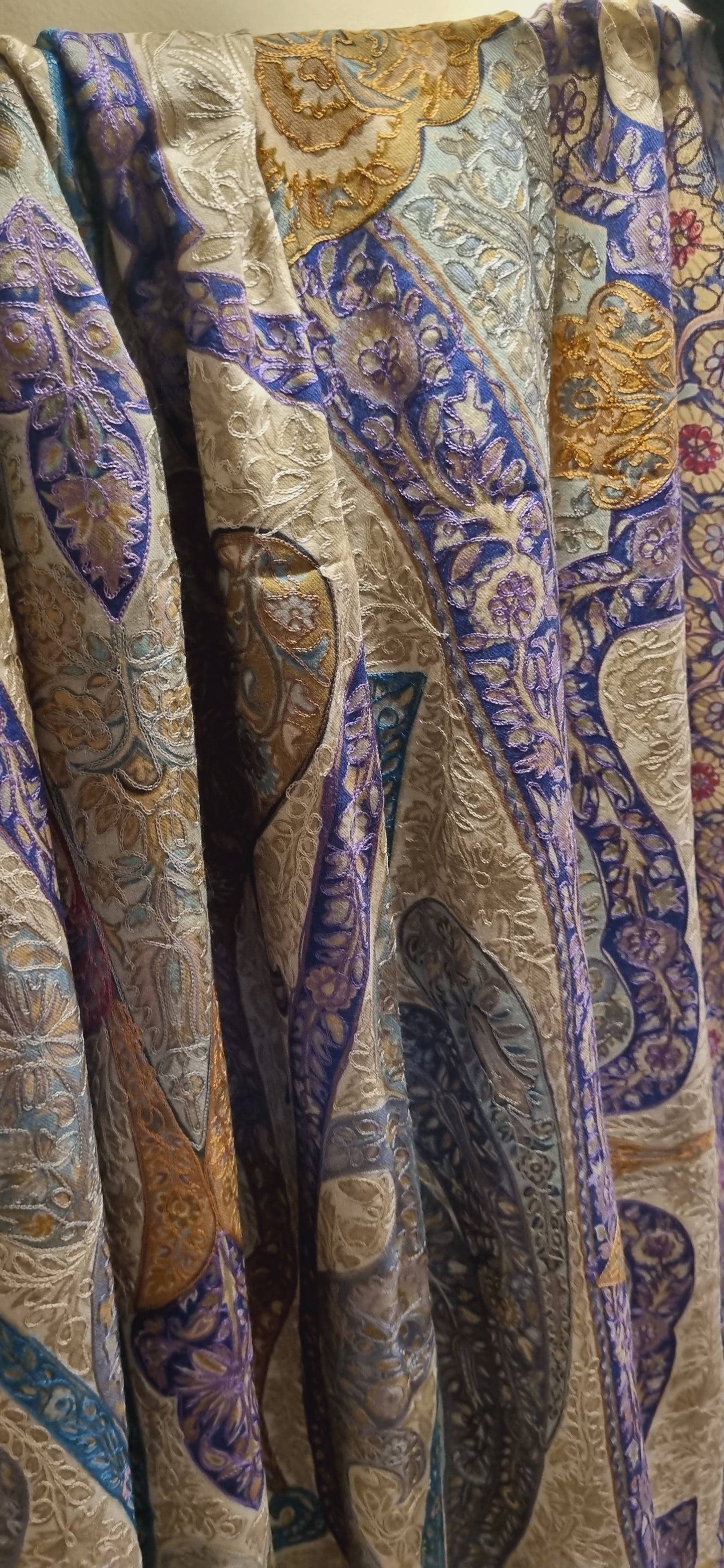 Reelkar embroidered pashmina