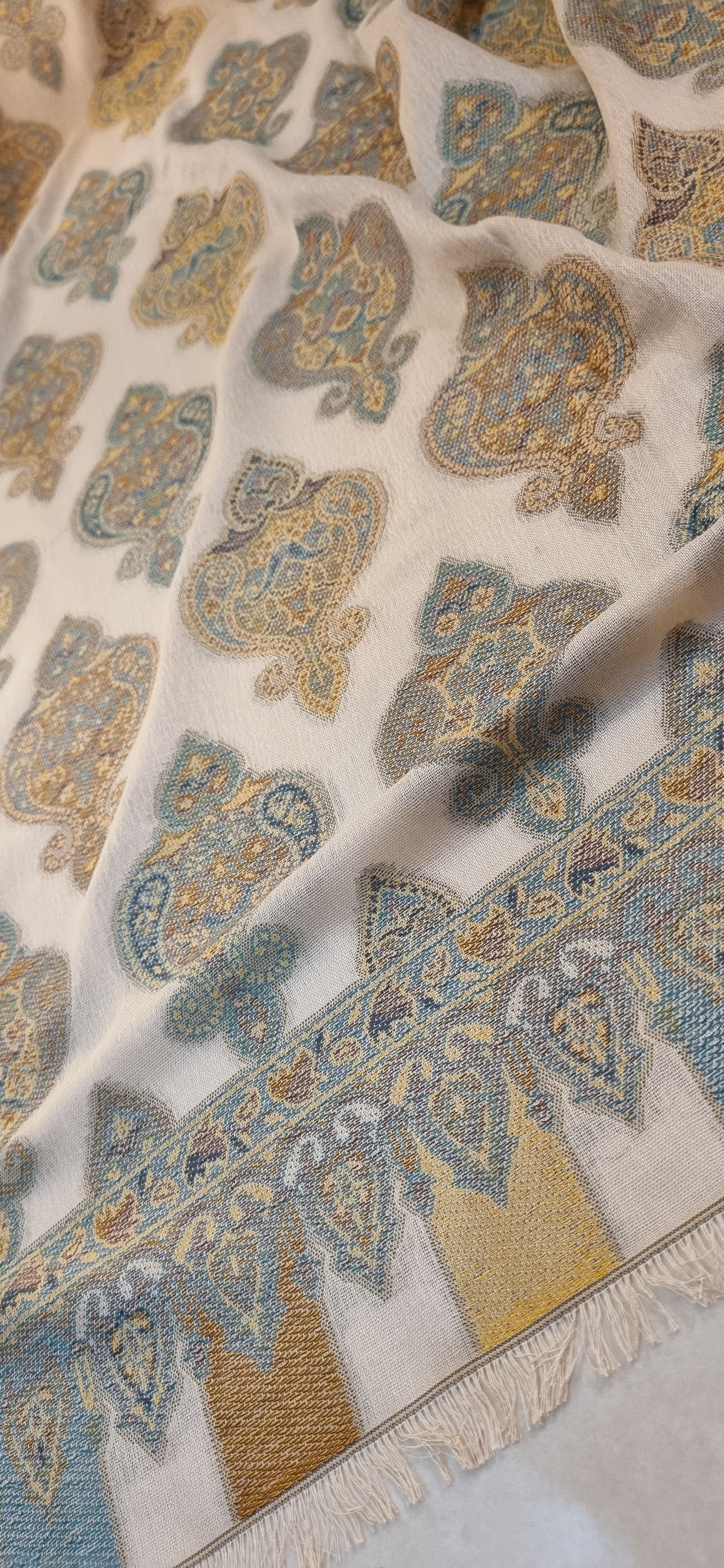 Woollen pashmina kaani shawls