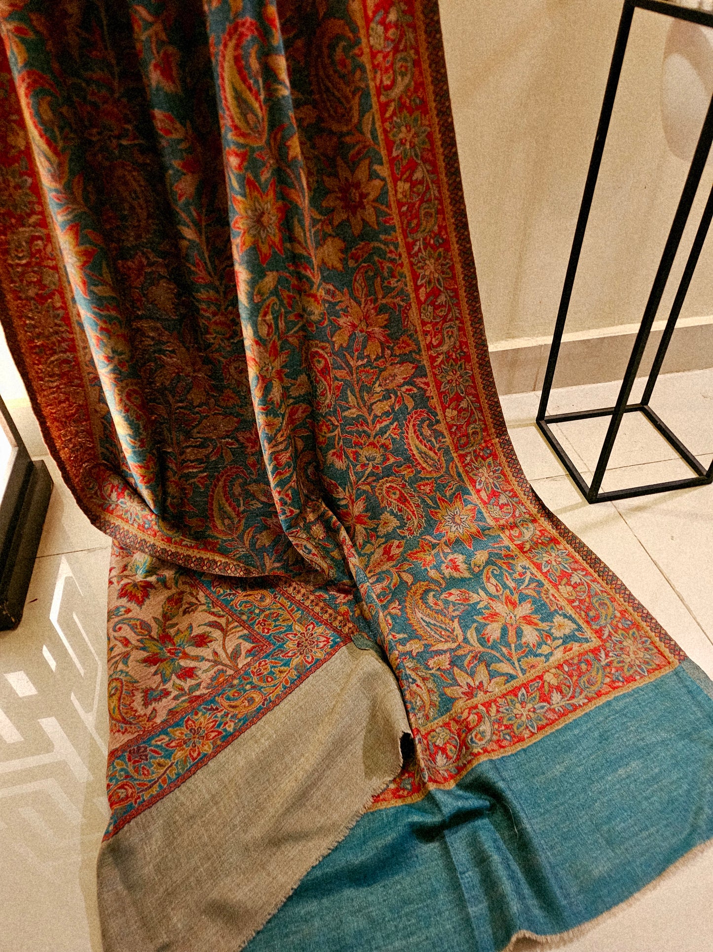 Toosh kaani reversible shawl