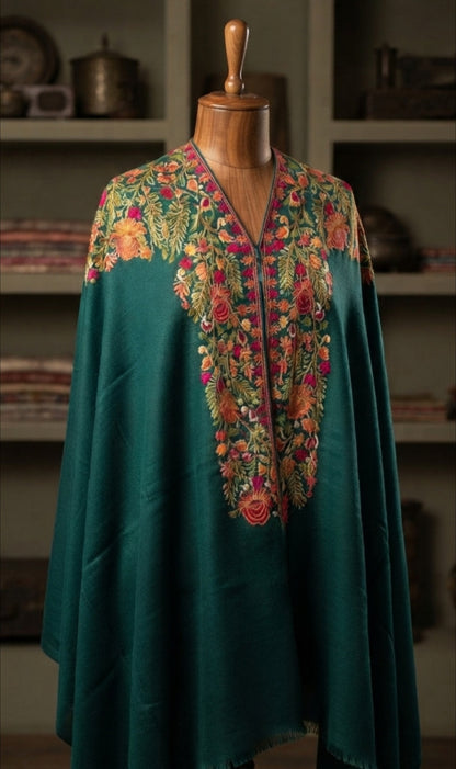 Embroidered cape: Pashmina