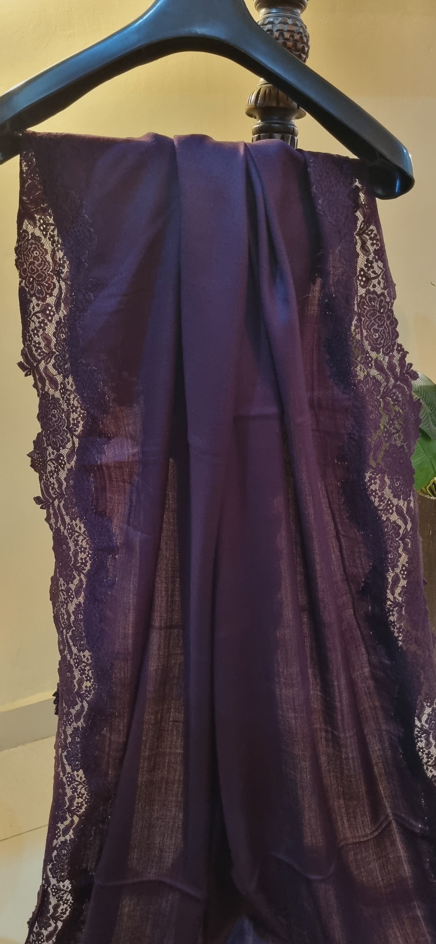 Pashmina chantilly shawl