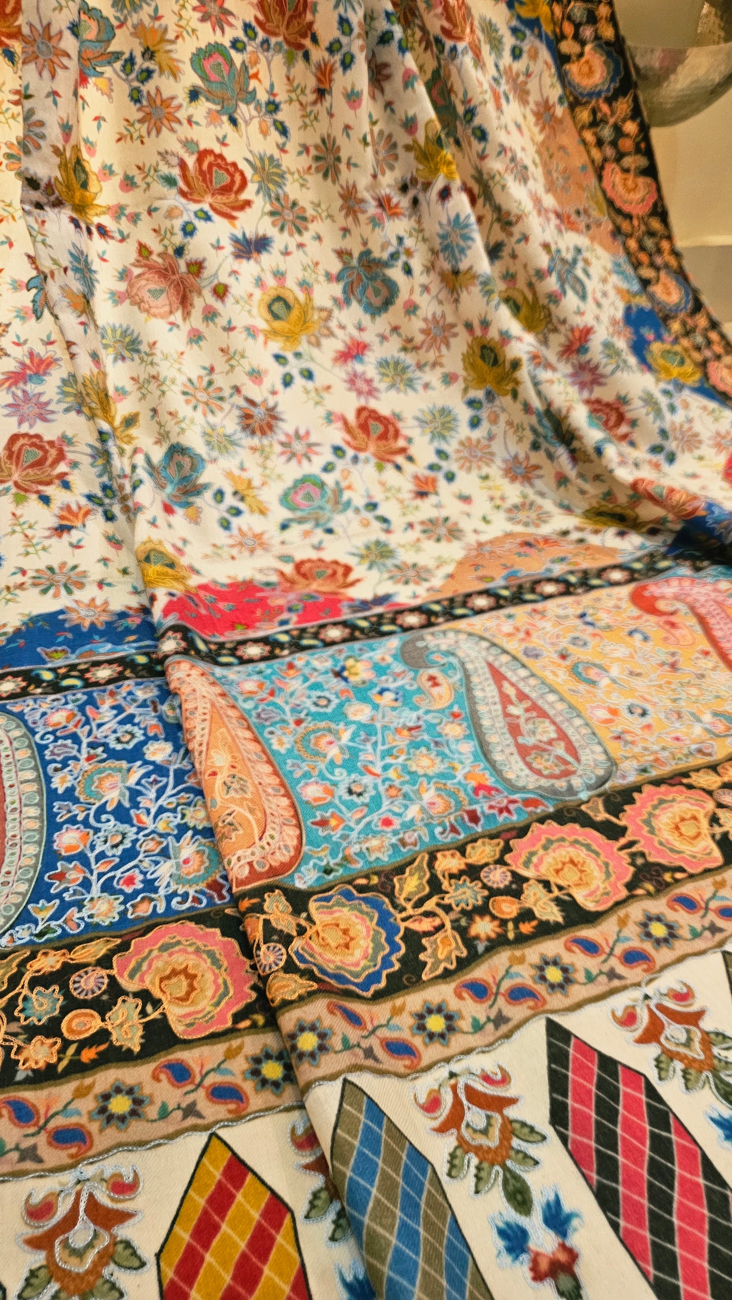 Reelkar embroidered:pashmina