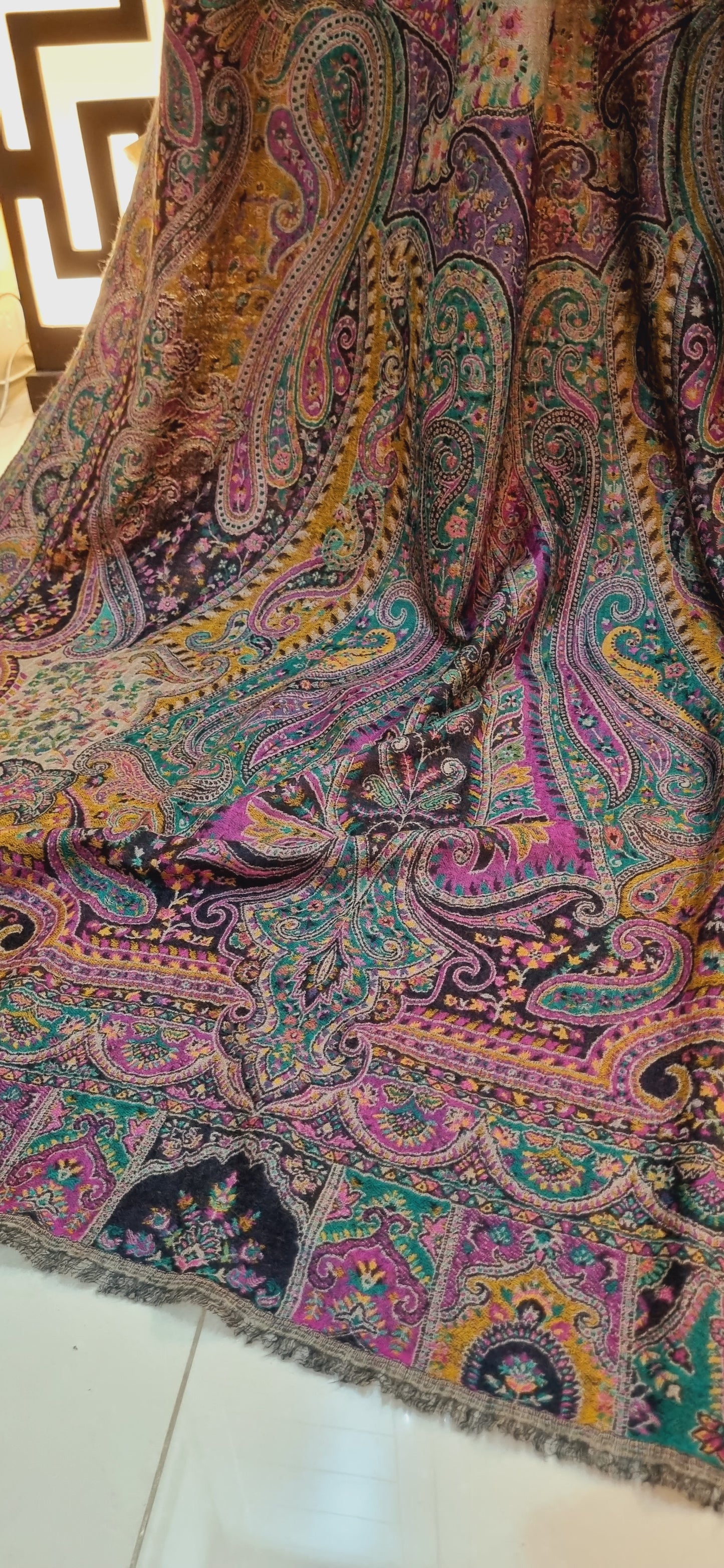 Reversible pashmina kaani shawl